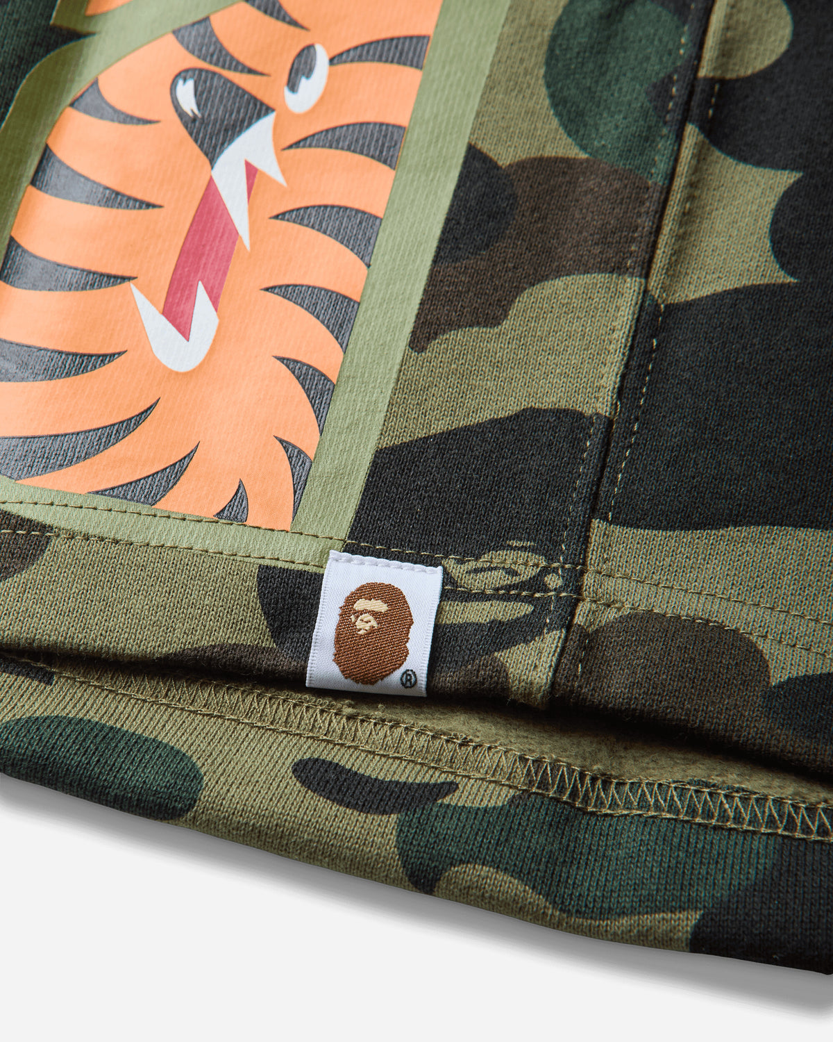 A Bathing Ape 1St Camo Shark Neck Warmer Green Gloves and Scarves Scarves and Warmneck 1M80182007 GRX