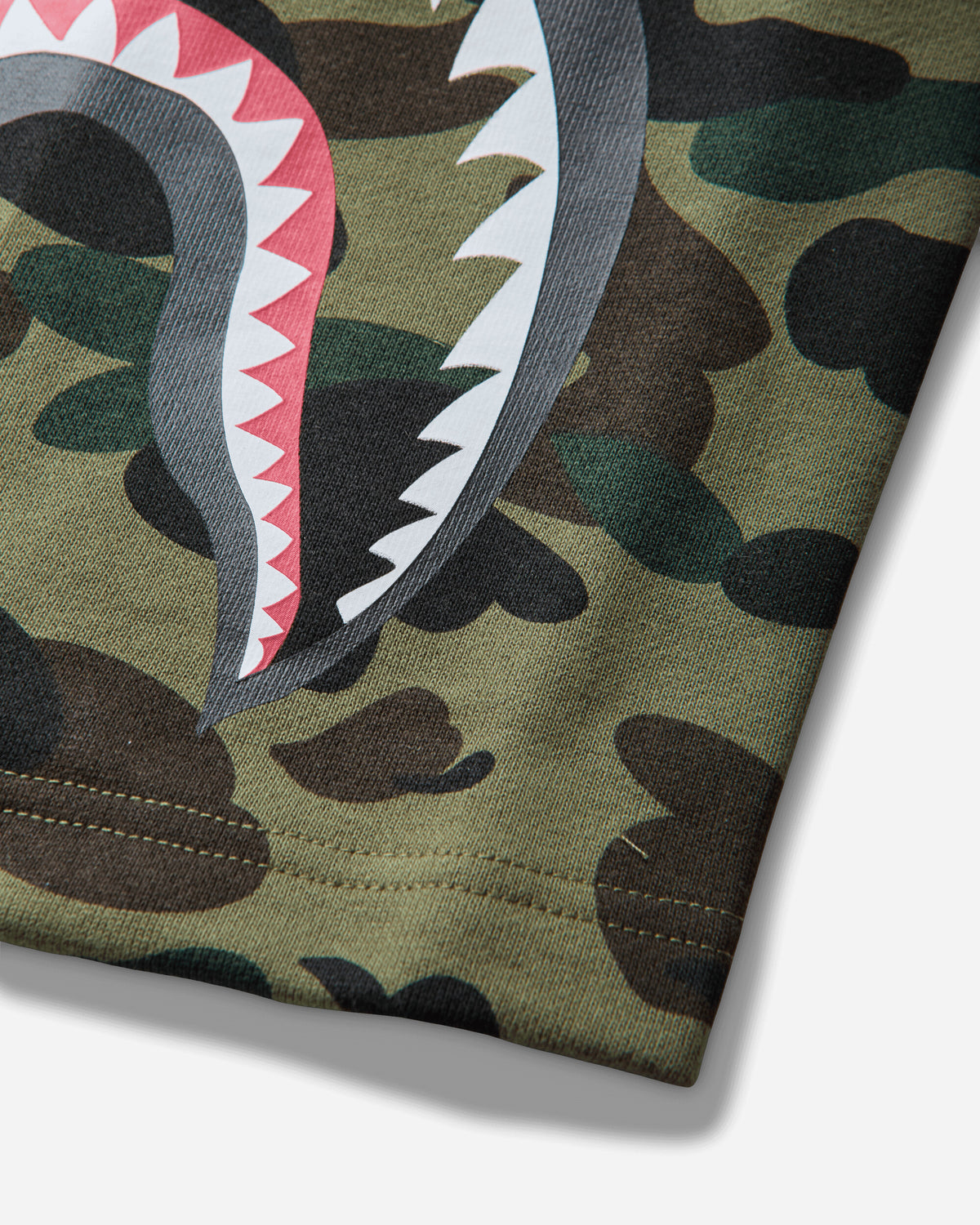 A Bathing Ape 1St Camo Shark Neck Warmer Green Gloves and Scarves Scarves and Warmneck 1M80182007 GRX