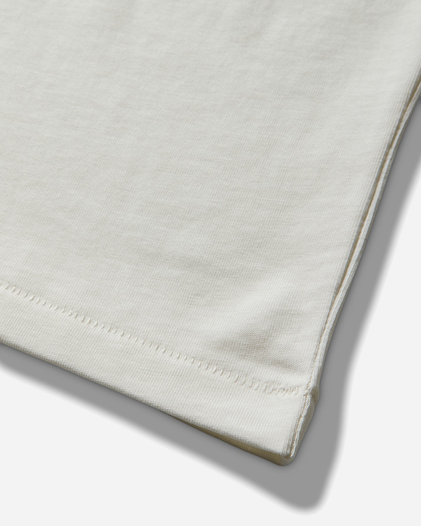 A Bathing Ape Bape Kiss Logo Tee Ivory T-Shirts Shortsleeve 1M30110304 IVORY