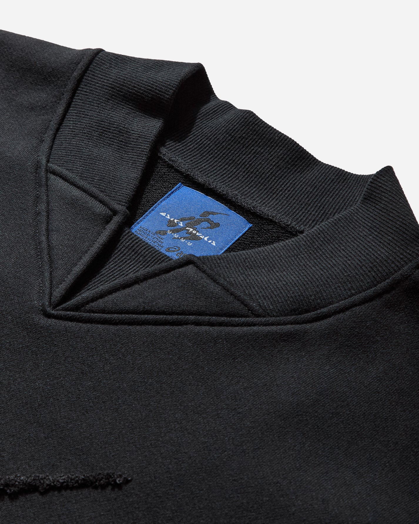 Asics Pyroloi Sweat Shirt Black Knitwears Sweaters 2203A327-001