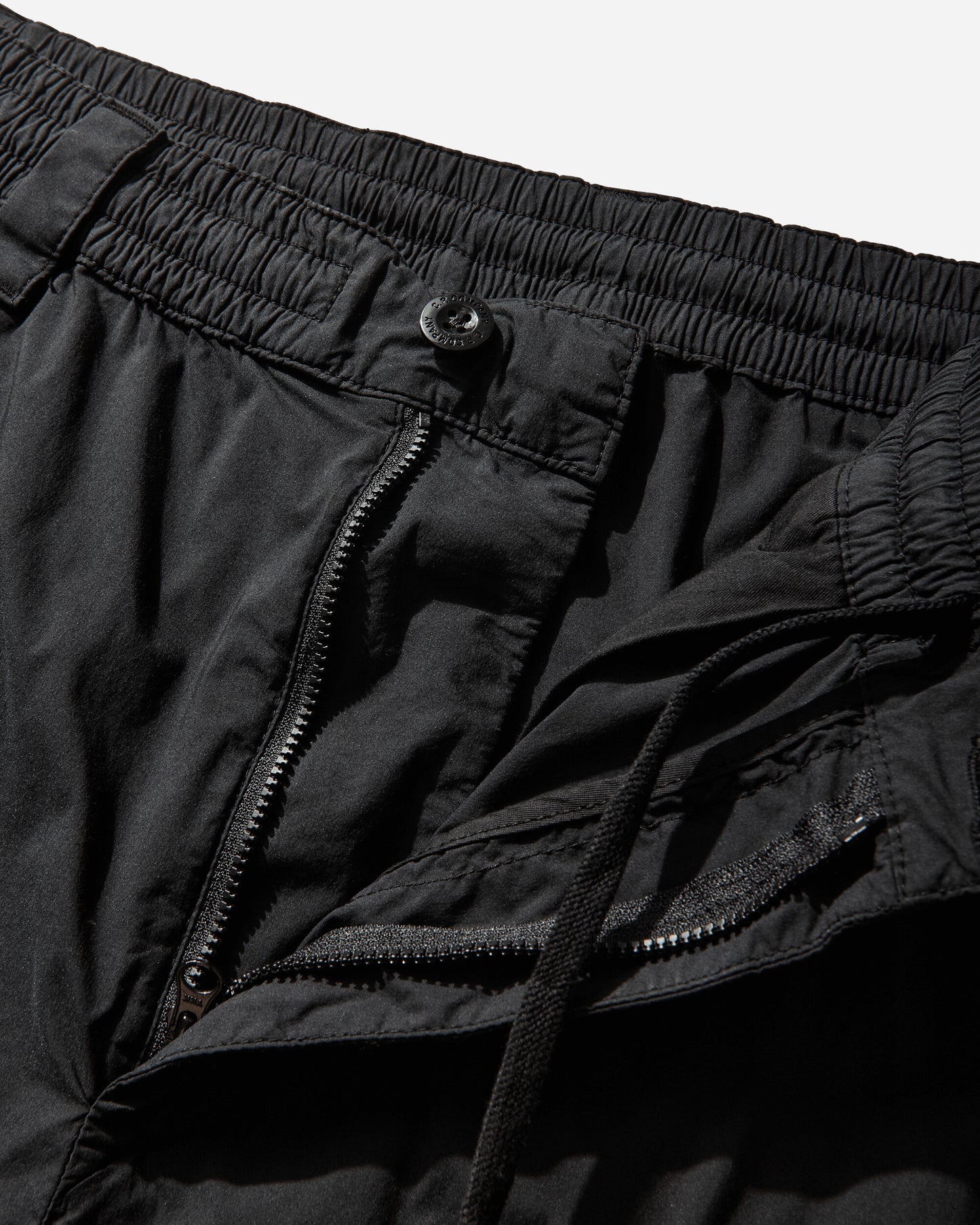 C.P. Company Bermuda Cargo In 50 Fili Stretch Black Shorts Cargo Short 20CMBE254A-006439G 999