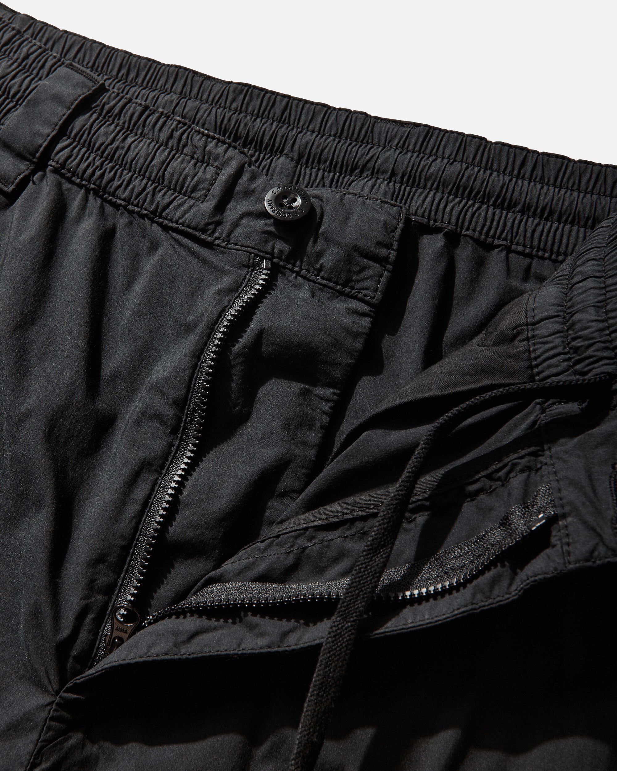 C.P. Company Bermuda Cargo In 50 Fili Stretch Black Shorts Cargo Short 20CMBE254A-006439G 999