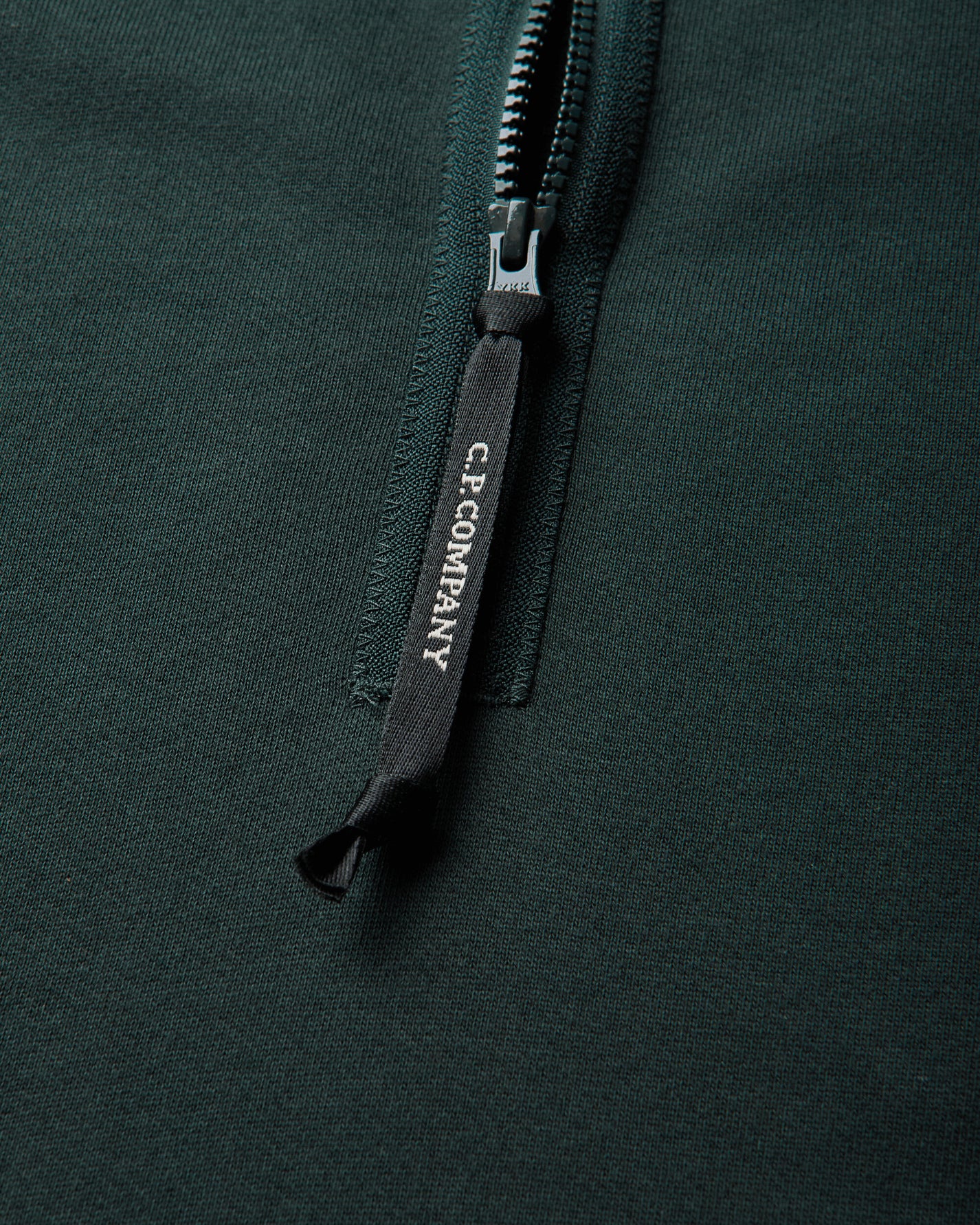 C.P. Company Diagonal Raised Fleece Half Zip Lens Sweatshirt PONDEROSA PINE Sweatshirts Crewneck 21CMSS033A-005086W 697