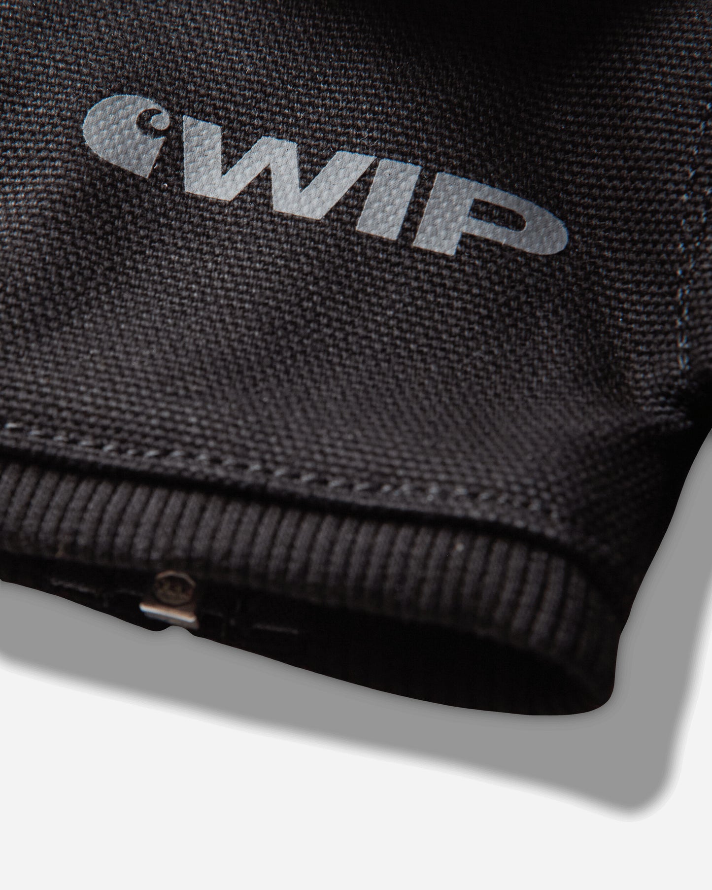 Carhartt WIP Mini Active Jacket Keychain Black Home Decor Stickers I036419 89XX