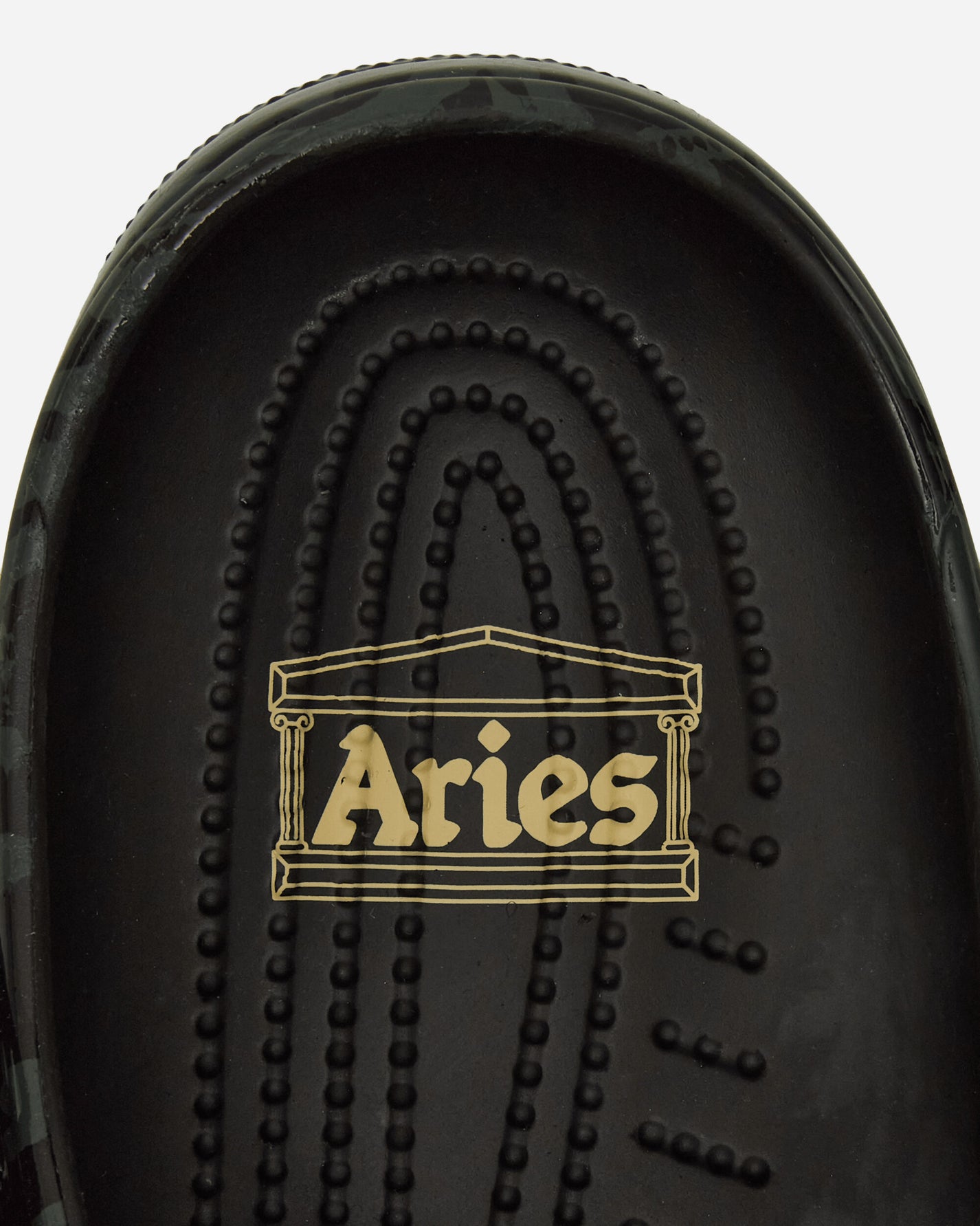 Crocs Aries Arise X Crocs Classic Clog Black Sandals and Slides Sandals and Mules CR.211060 BLK
