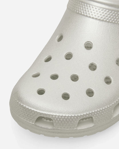 Crocs Classic Tinted Metallic Clog Moonlight Sandals and Slides Sandals and Mules CR.214010 1NK