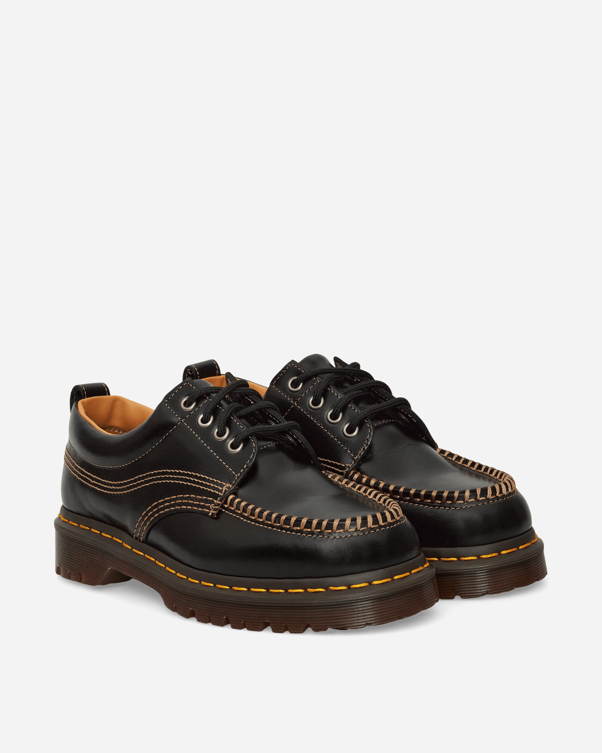 Dr. Martens Lowell Black Analine  Classic Shoes Laced Up 31816001