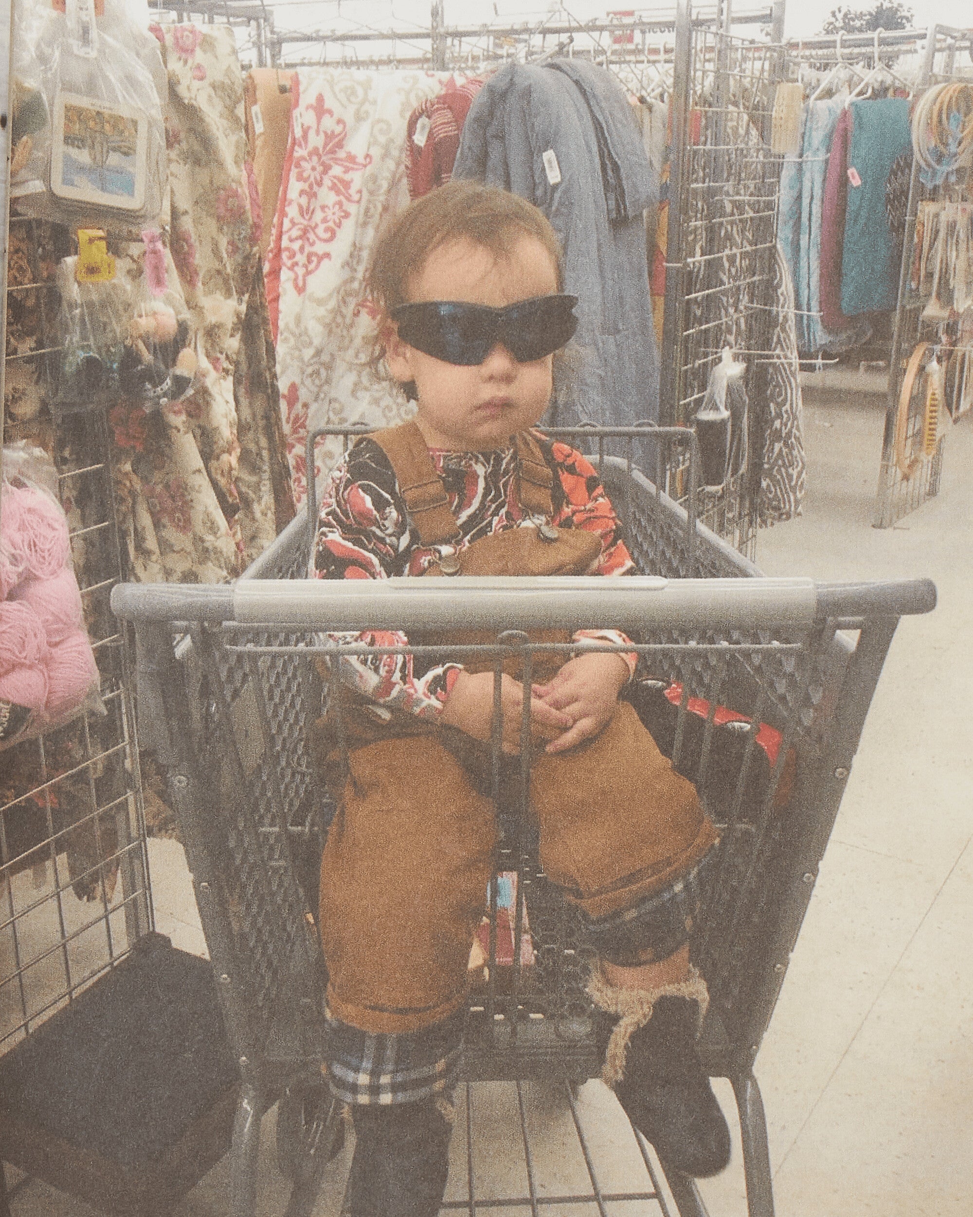 Innen Publishing Peter Sutherland: Welcome Stranger Multicolor Books and Magazines Books IPPETWELCOME 001