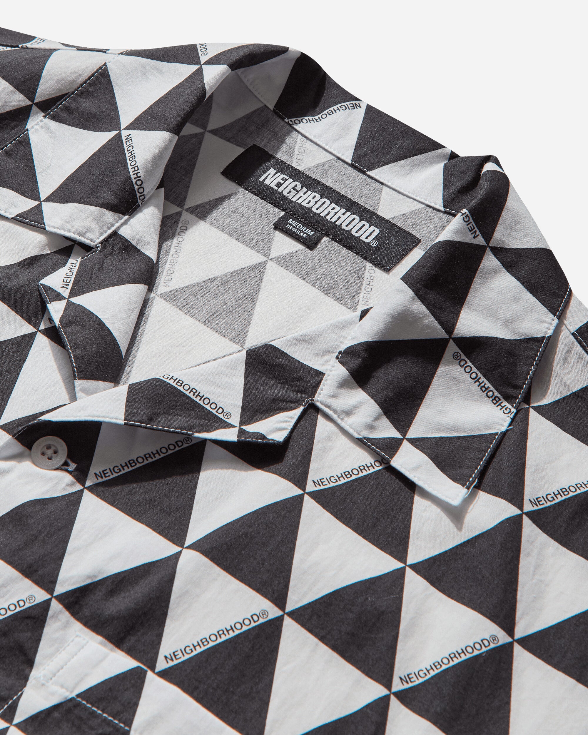 Neighborhood Triangle Pattern Hawaiian Shirt Ss White Shirts Shortsleeve Shirt 251TSNH-SHM12 WH