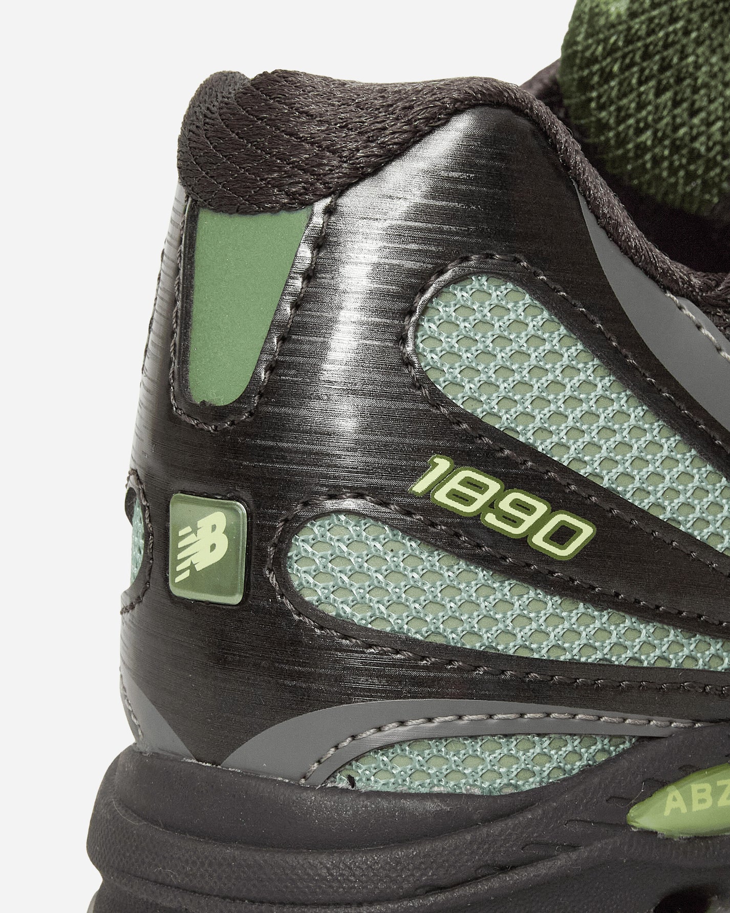 New Balance U189071H Faded Black/Utility Green Sneakers Low U189071H