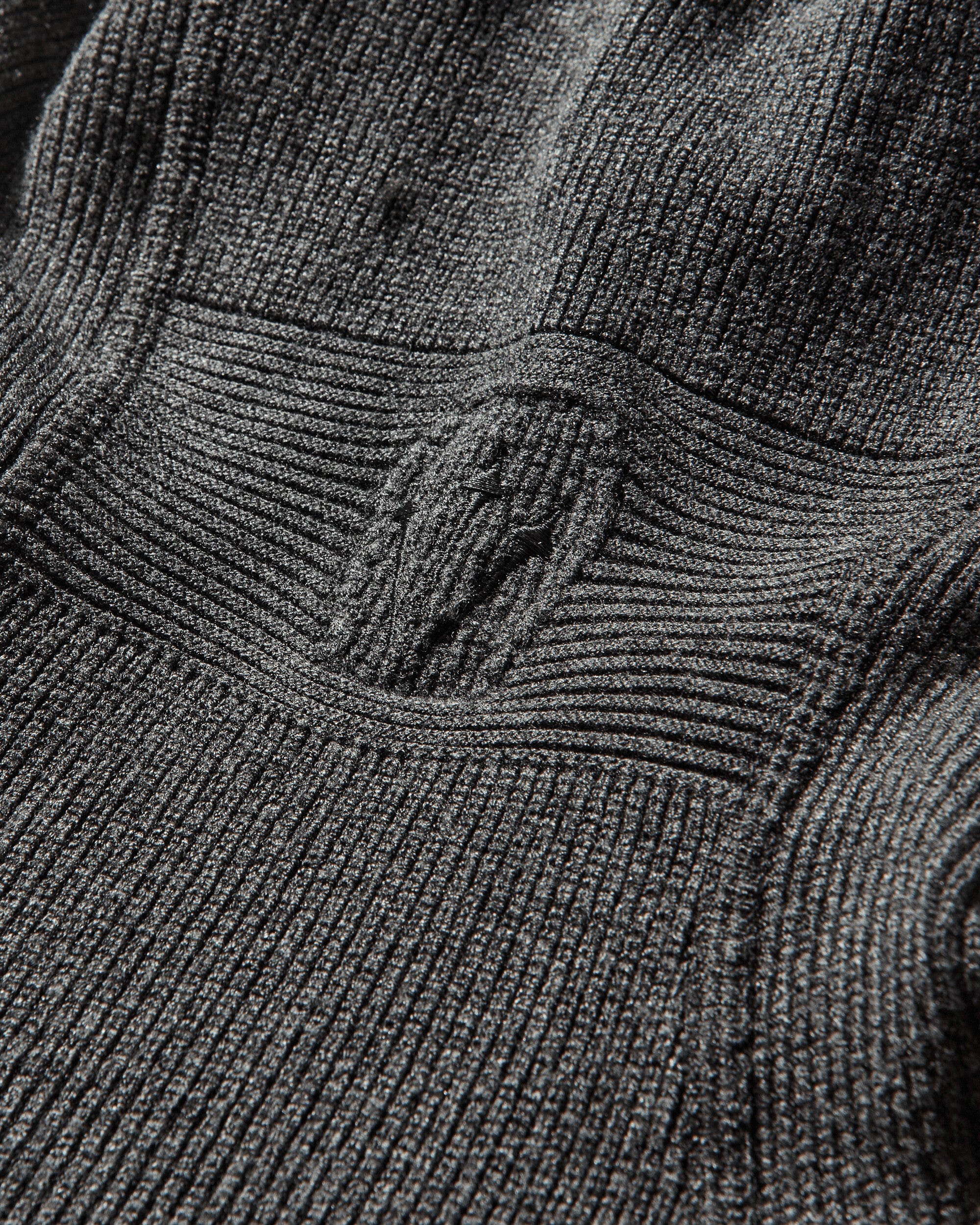 Nike M Nrg Nocta Code Neck Warmer Dark Grey Gloves and Scarves Scarves and Warmneck HQ4487-021