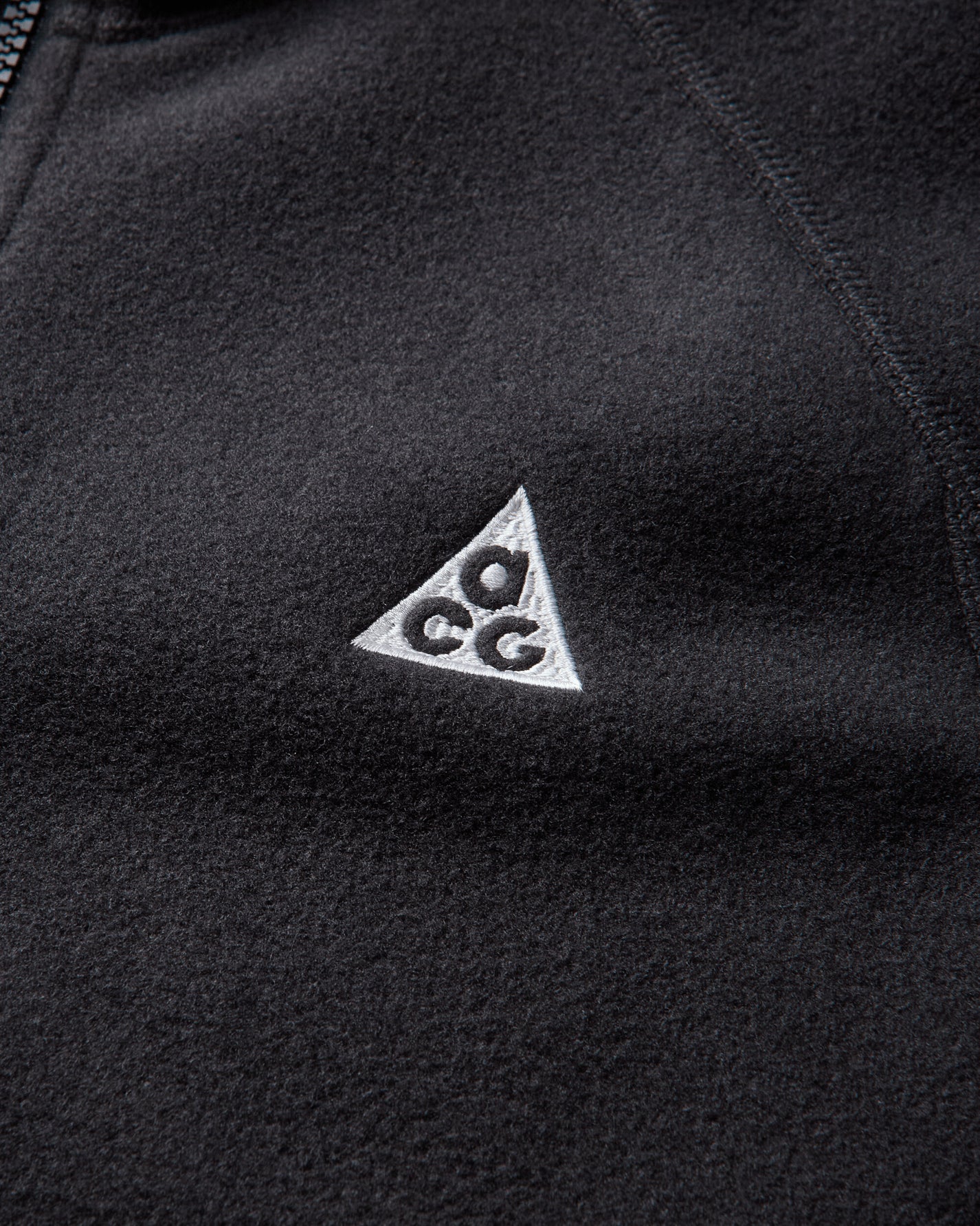 Nike U Acg Wolf Tree Fz Jkt Black/Black/Black/Summit White Coats and Jackets Jackets IF0964-010