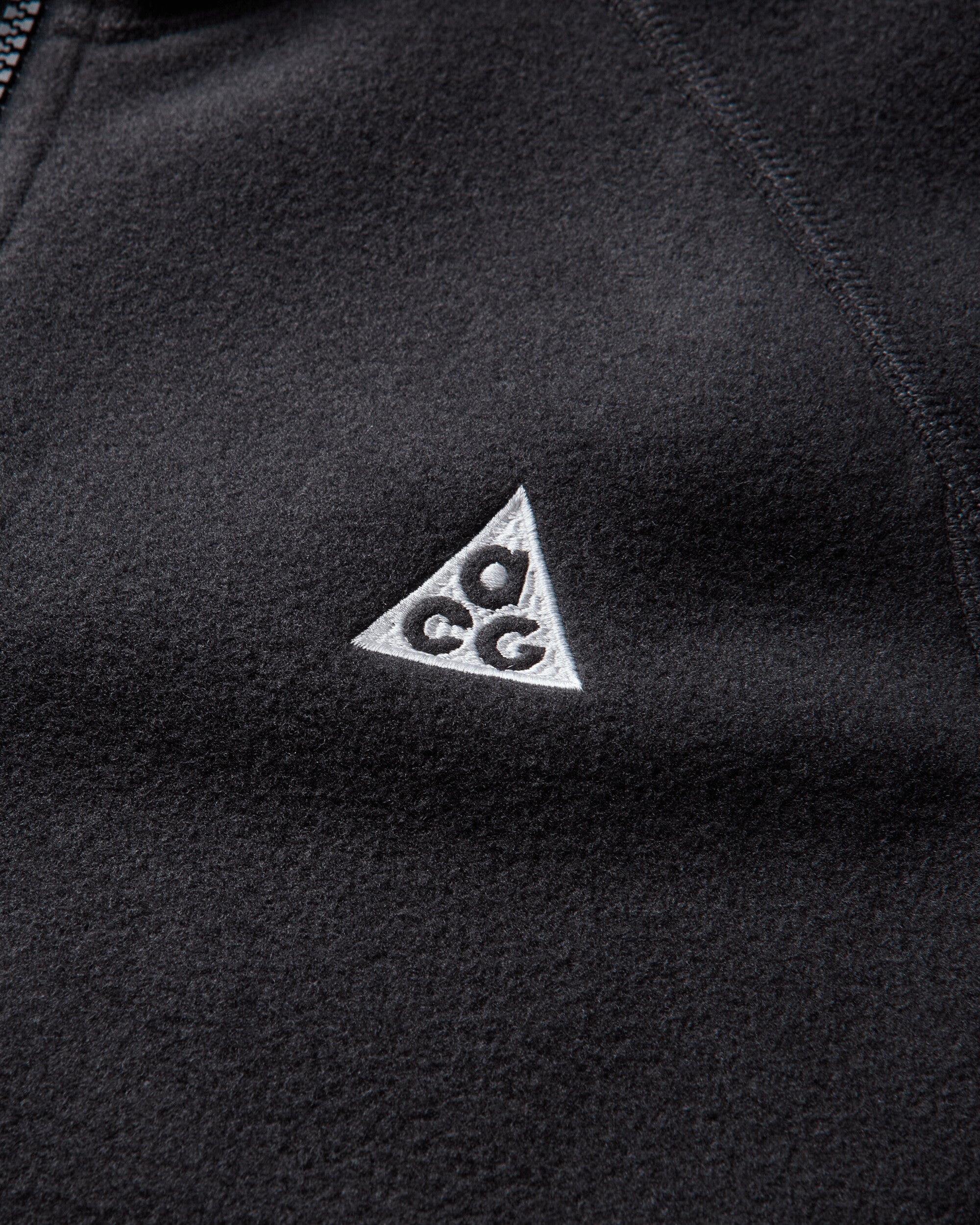 Nike U Acg Wolf Tree Fz Jkt Black/Black/Black/Summit White Coats and Jackets Jackets IF0964-010