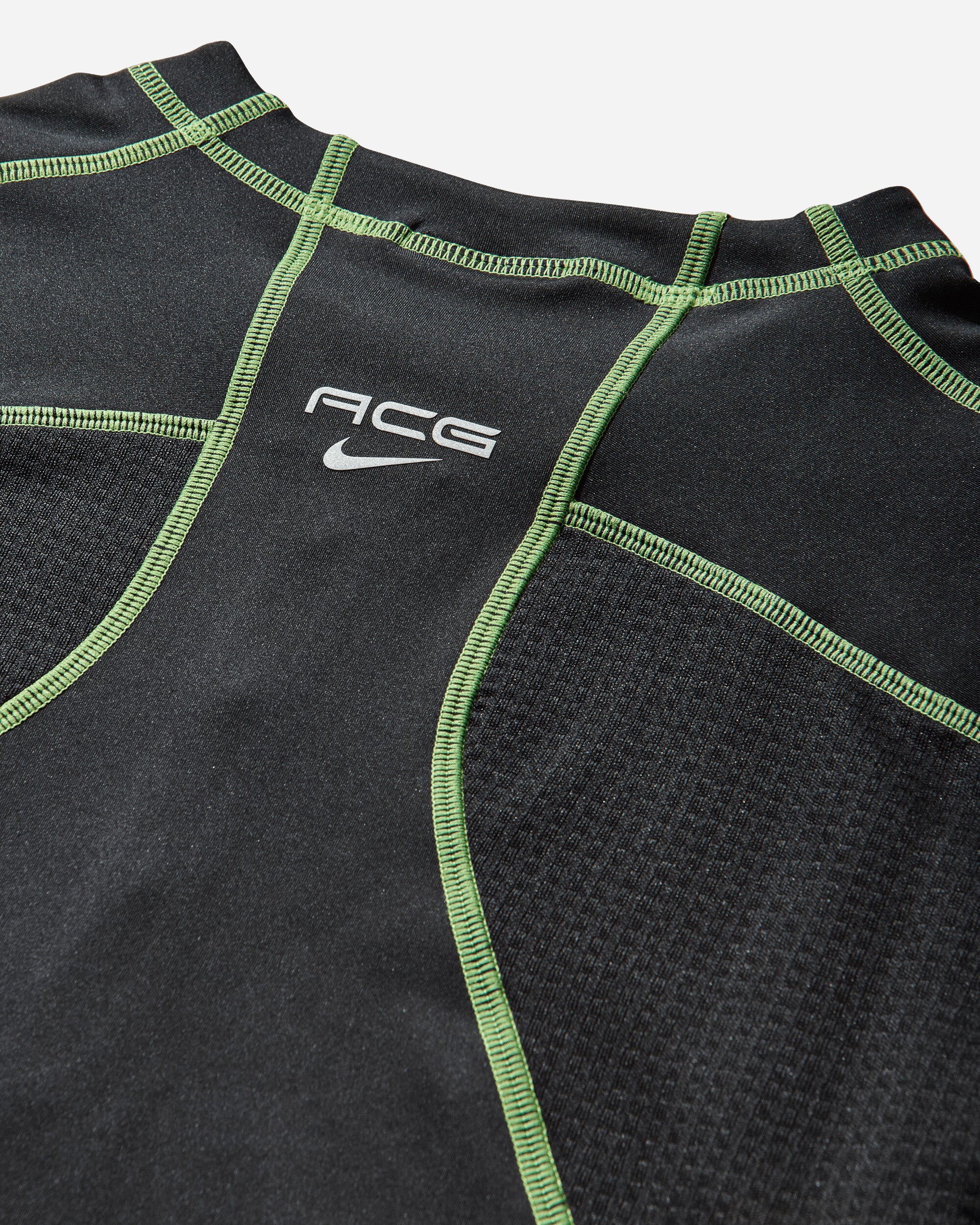 Nike Nike Acg "vault" Dri-Fit Long-Sleeve Top Black/Mean Green/Summit White T-Shirts Longsleeve IF1004-010