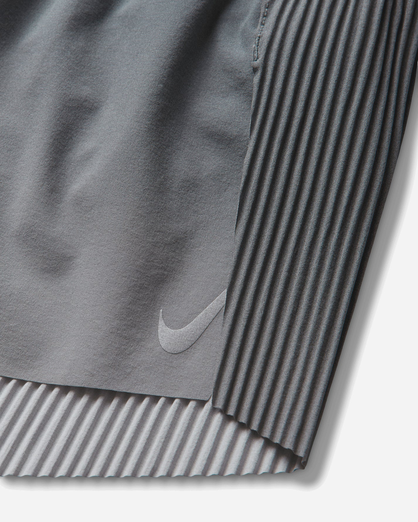 Nike Wmns Nike Aeroswift Isamaya Ffrench Smoke Grey/Pure Platinum Shorts Short IU2033-084