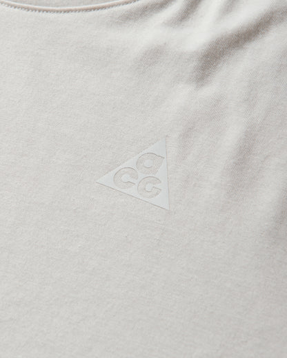 Nike W Acg Trail Df Ss Top (consumer Facing Name Tbd) Phantom/Summit White T-Shirts Shortsleeve IO9650-030