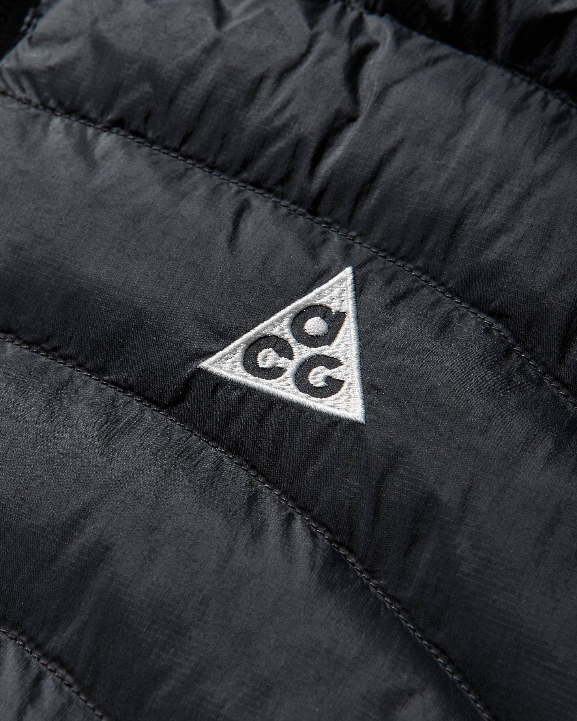 Nike M Acg Tfadv Lava Flow Vest Black/Black/Black/Summit White Coats and Jackets Vests HV0605-010