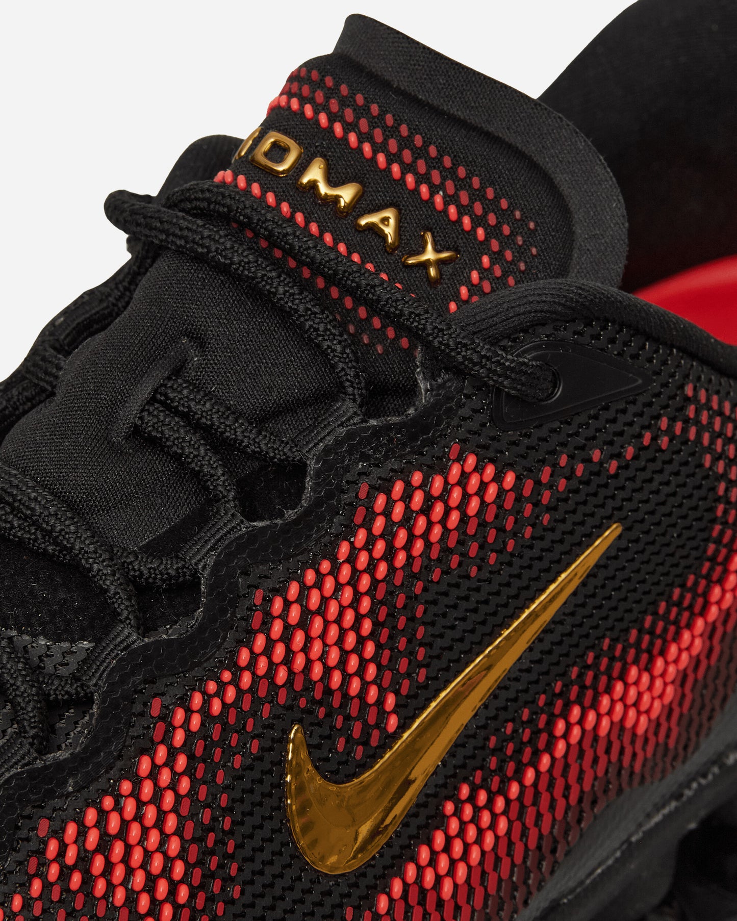 Nike Nike Liquid Max Black/Mtlc Gold/Team Red Sneakers Low IQ7634-002