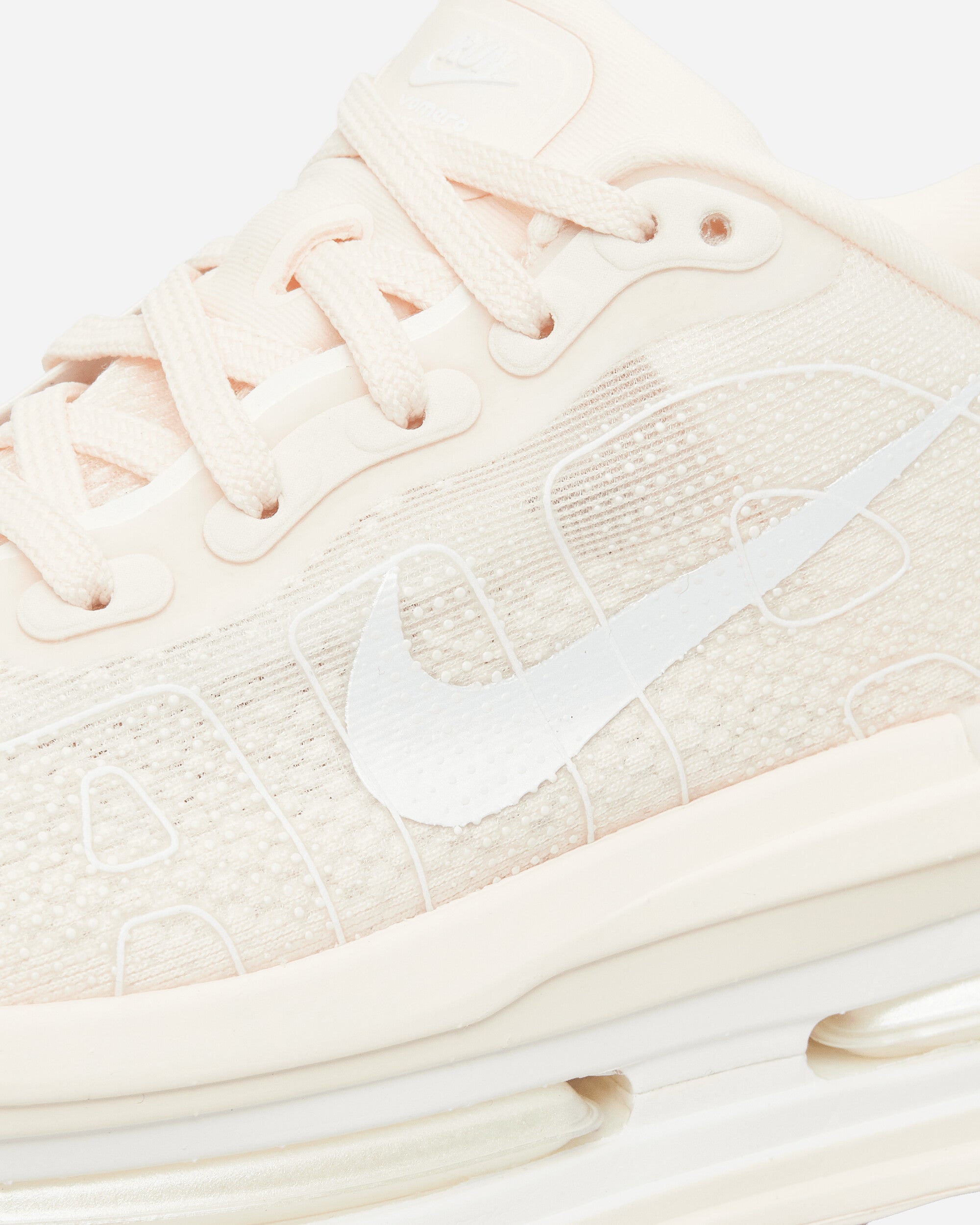 Nike W Nike Vomero Premium Ess Chalk/White-Pale Ivory-Summit Sneakers Low IQ8102-100