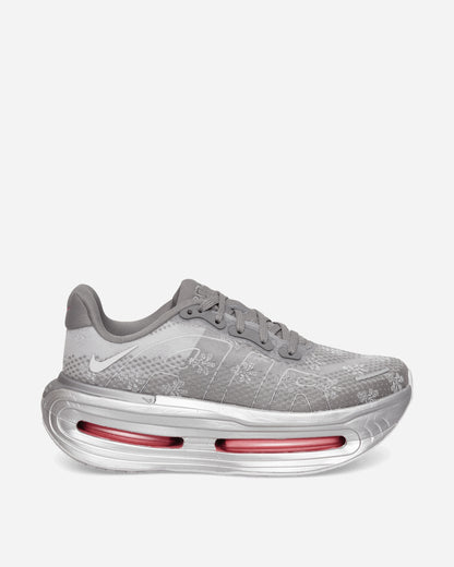 Nike W Nike Vomero Premium Qs Fdl Geyser Grey/Peony-Metallic Sil Sneakers Low IQ0028-001