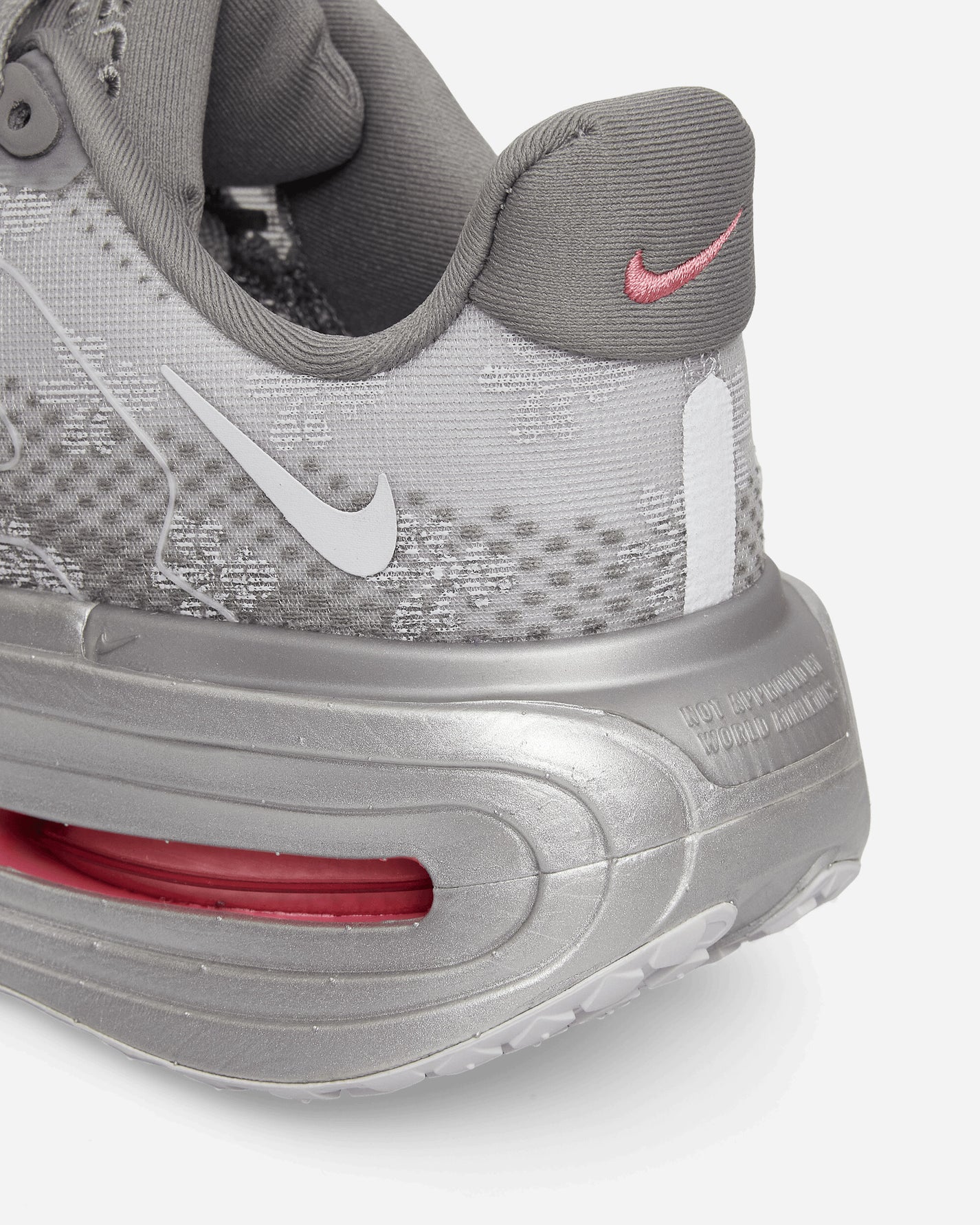 Nike W Nike Vomero Premium Qs Fdl Geyser Grey/Peony-Metallic Sil Sneakers Low IQ0028-001