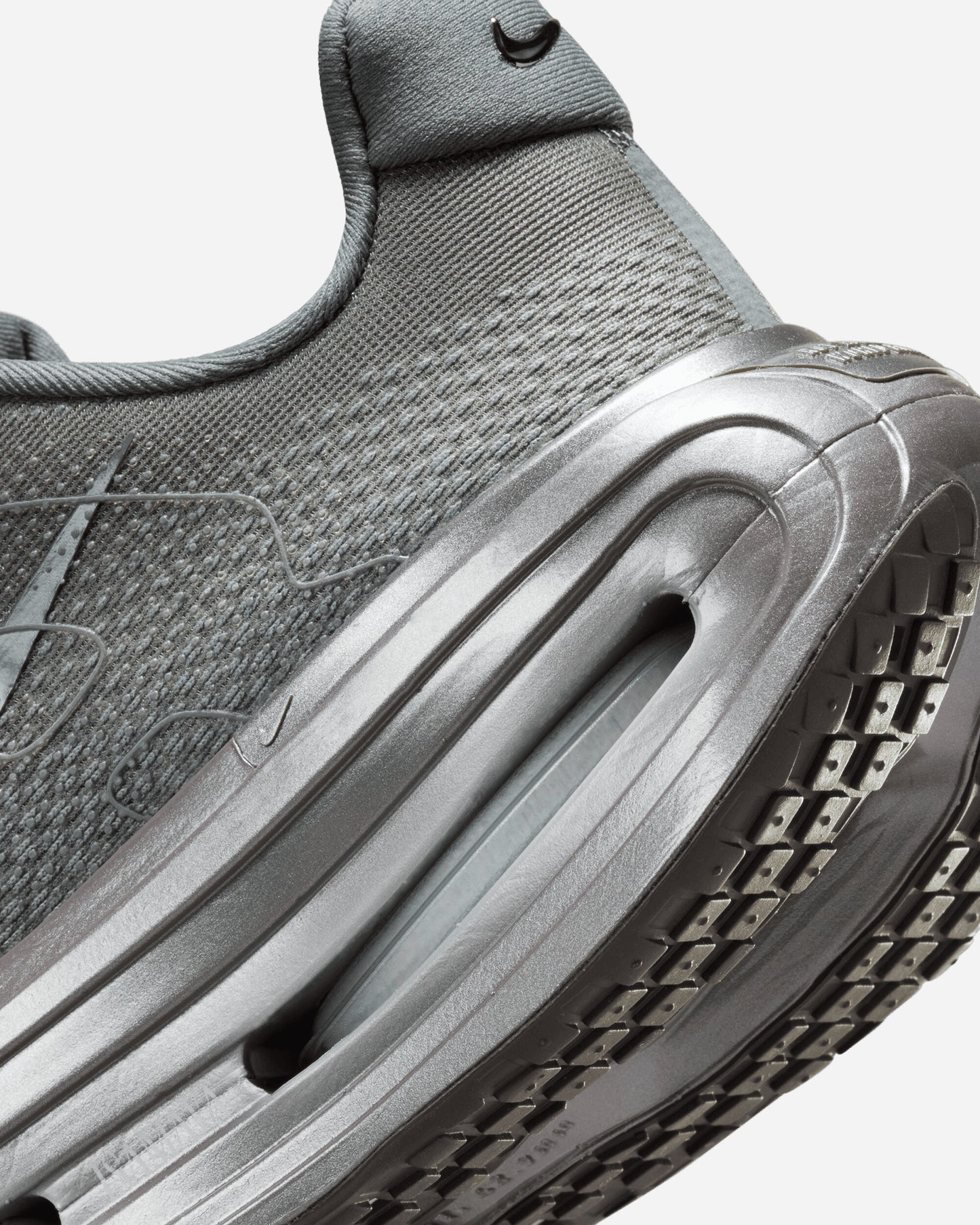 Nike Wmns Nike Vomero Premium X Isamaya Ffrench Smoke Grey/Smoke Grey Sneakers Low IR1988-084