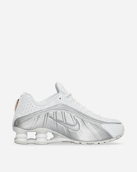 Nike Wmns Nike Shox R4 White/Metallic Silver Sneakers Mid AR3565-101