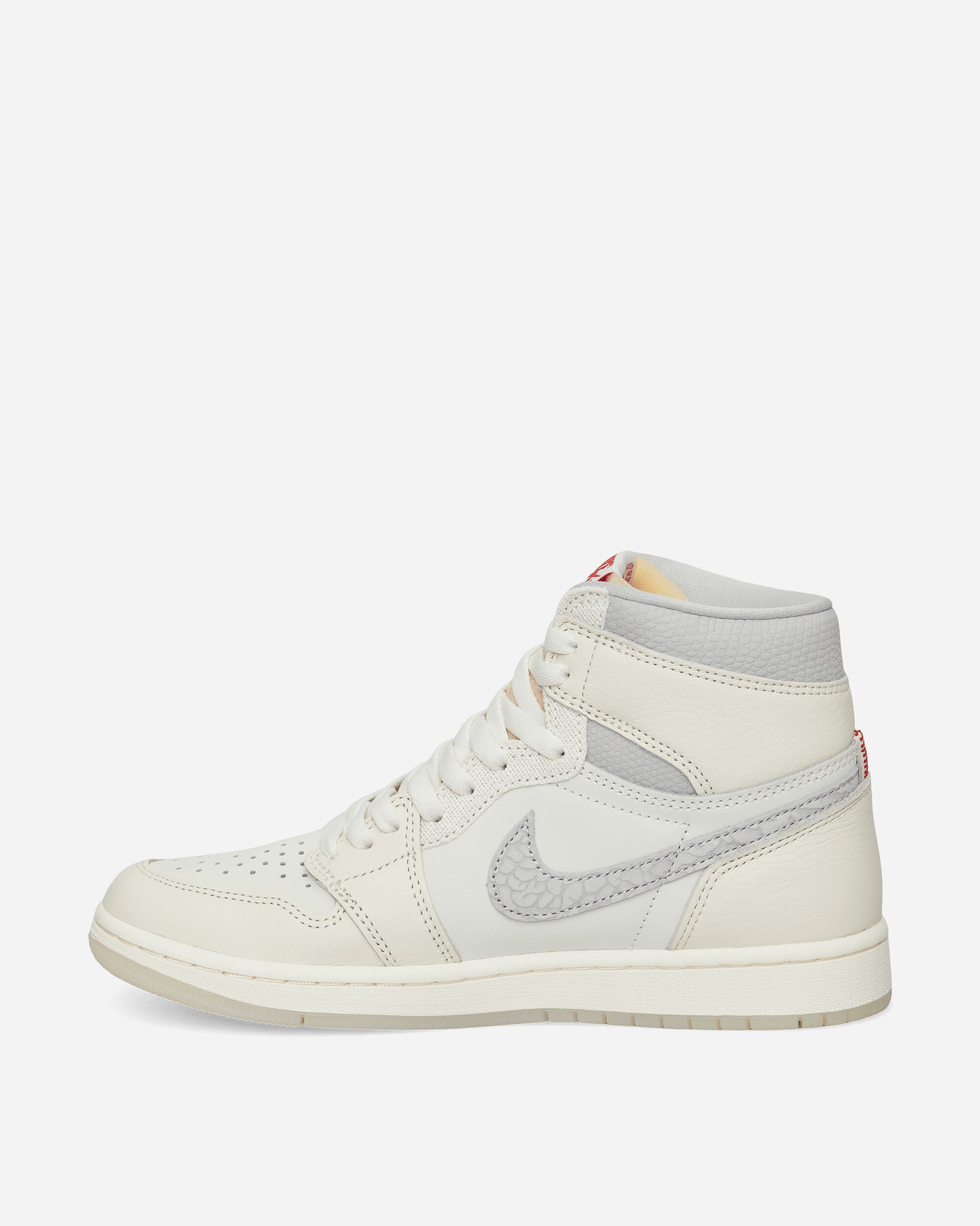 靴 Nike Air Jordan 1 Retro High OG Sail Air Jordan 1 Retro High OG Sneakers Sail / Pale Ivory – Slam Jam®