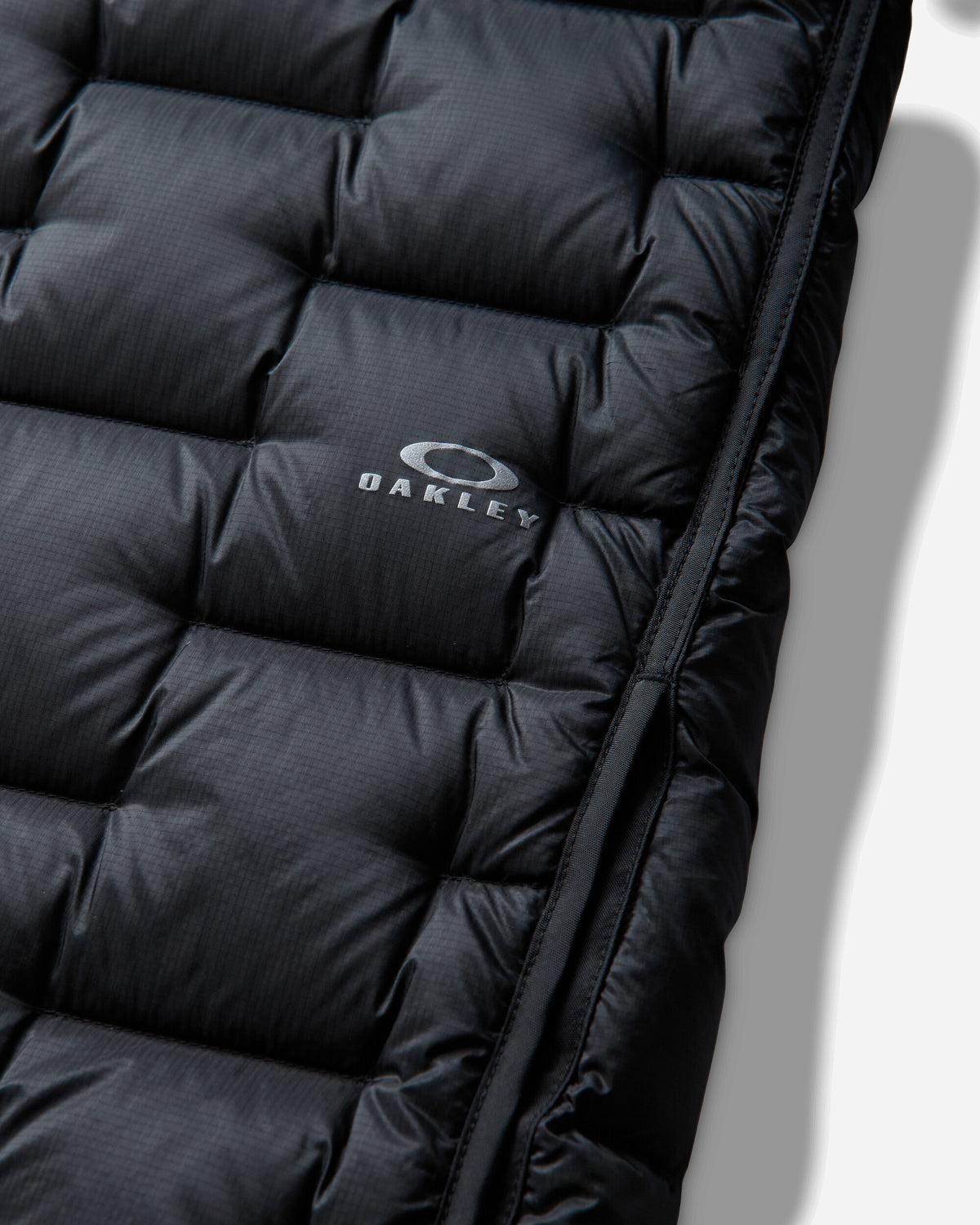 Oakley Latitude Veil Liner Long Jacket Pitch Black Coats and Jackets Jackets FOA409179 021