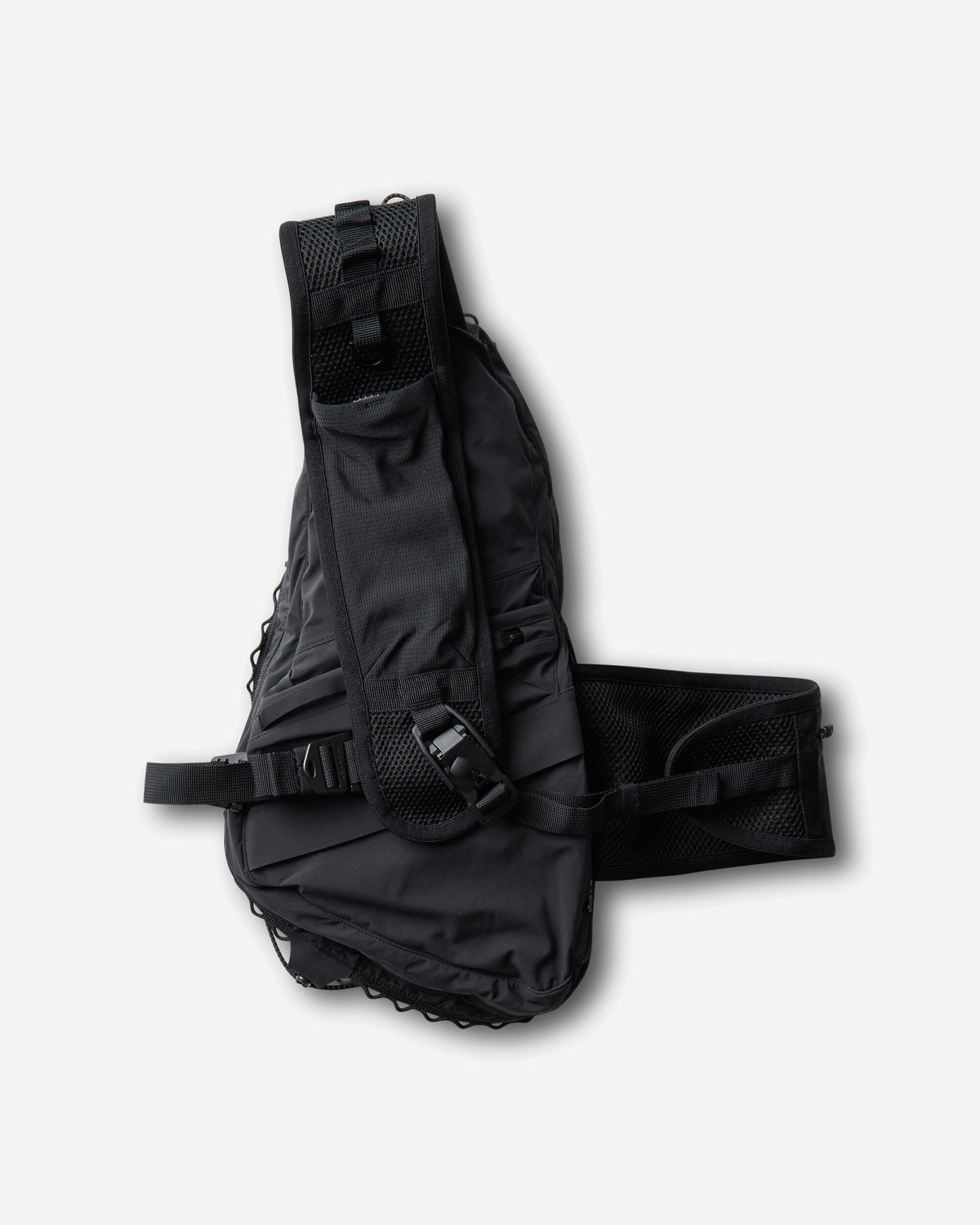 Oakley Latitude Veil Slingpack Jacket Pitch Black Coats and Jackets Jackets FOA407866 021