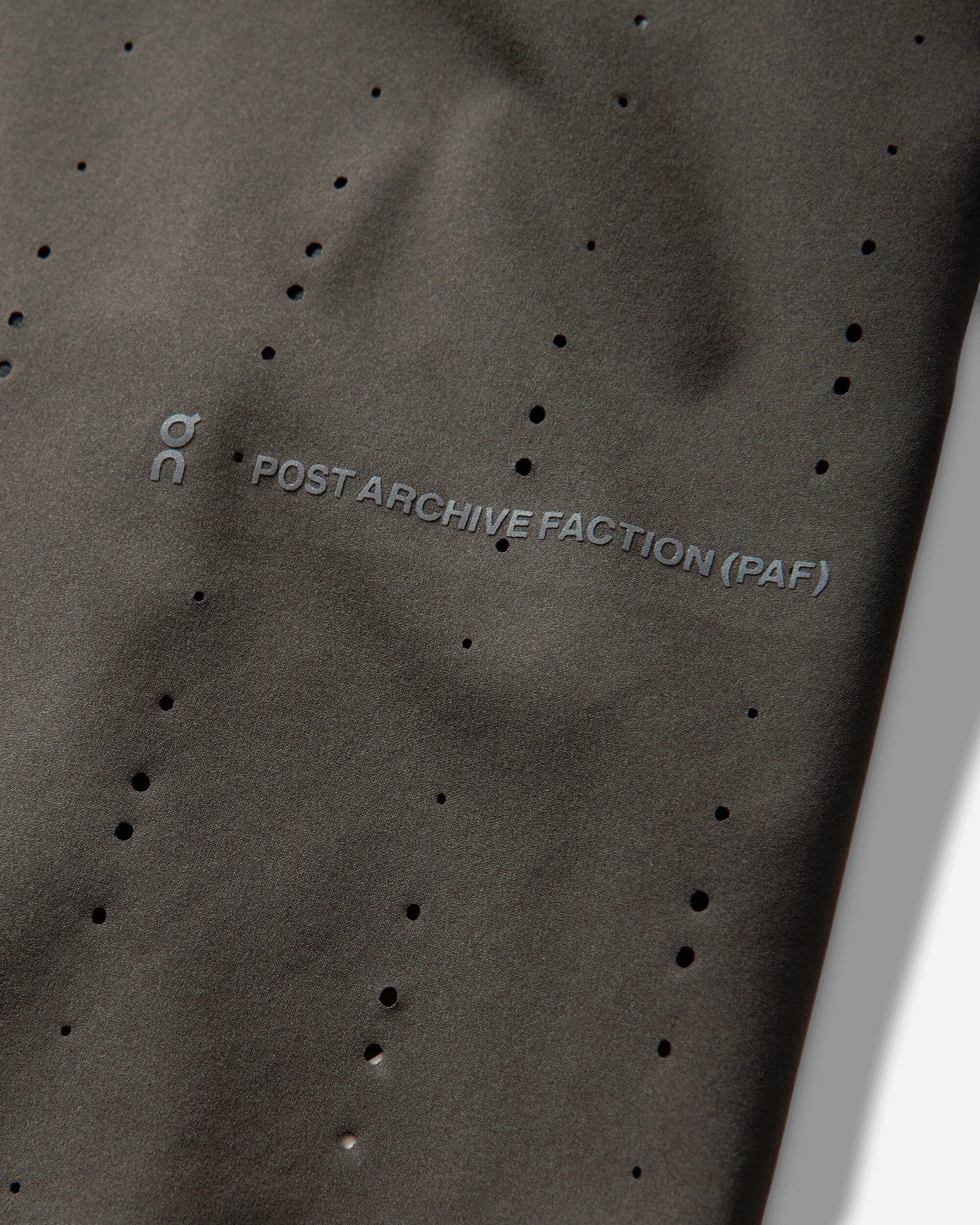 On Zero 2-In-1 Shorts Paf Molasses/Black Shorts Short 1MG11054785 010