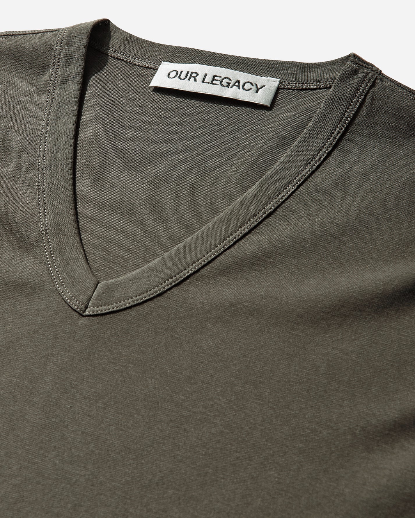 Our Legacy Gorge V-Neck Faded Pine Pulse Rib T-Shirts Shortsleeve M2266GF 001