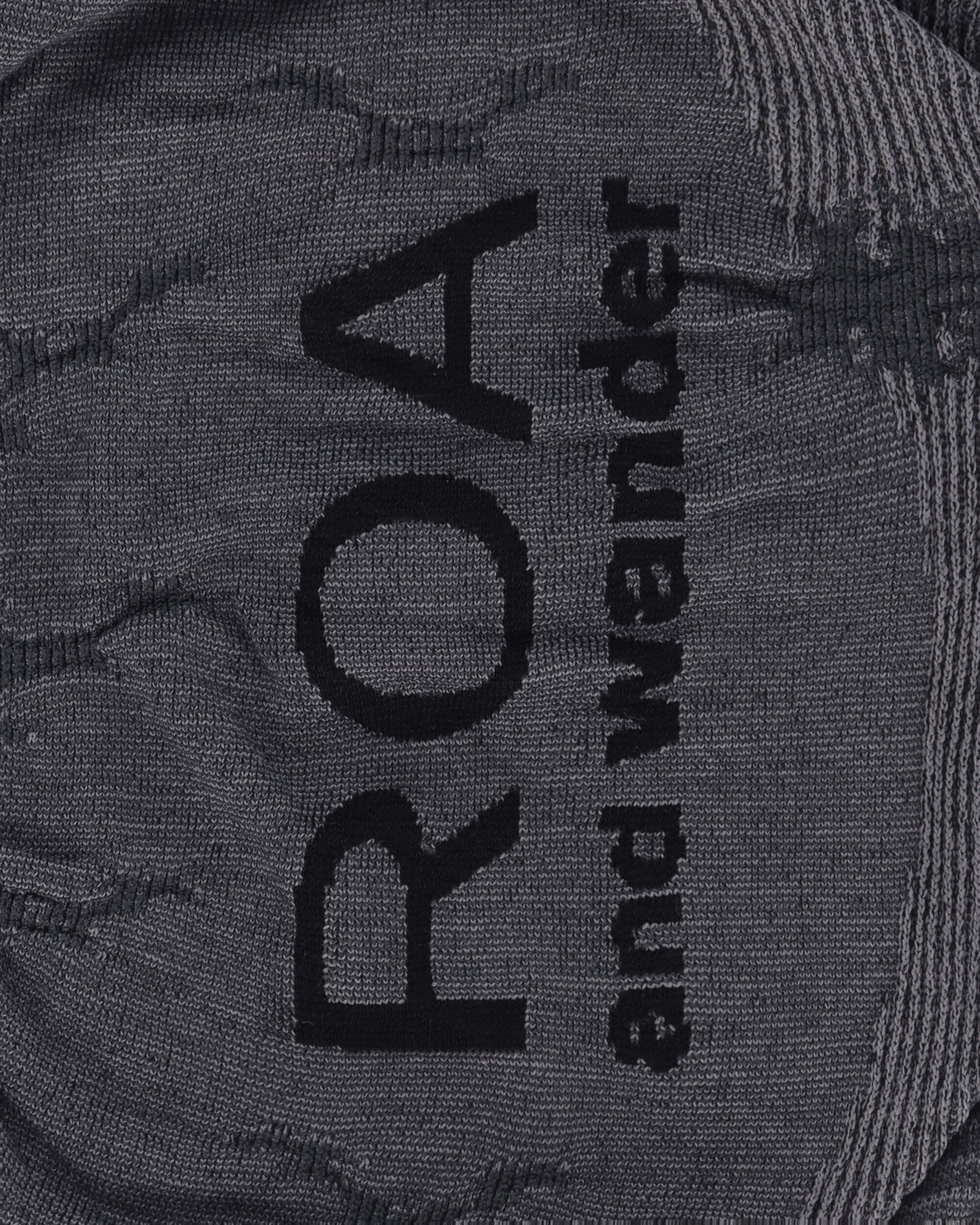 ROA Roa X And Wander Golm Dryarn Seamless Neck Warmer Black Gloves and Scarves Scarves and Warmneck OBMW202YA02 BLK0001