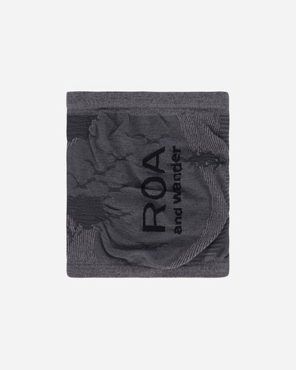 ROA Roa X And Wander Golm Dryarn Seamless Neck Warmer Black Gloves and Scarves Scarves and Warmneck OBMW202YA02 BLK0001