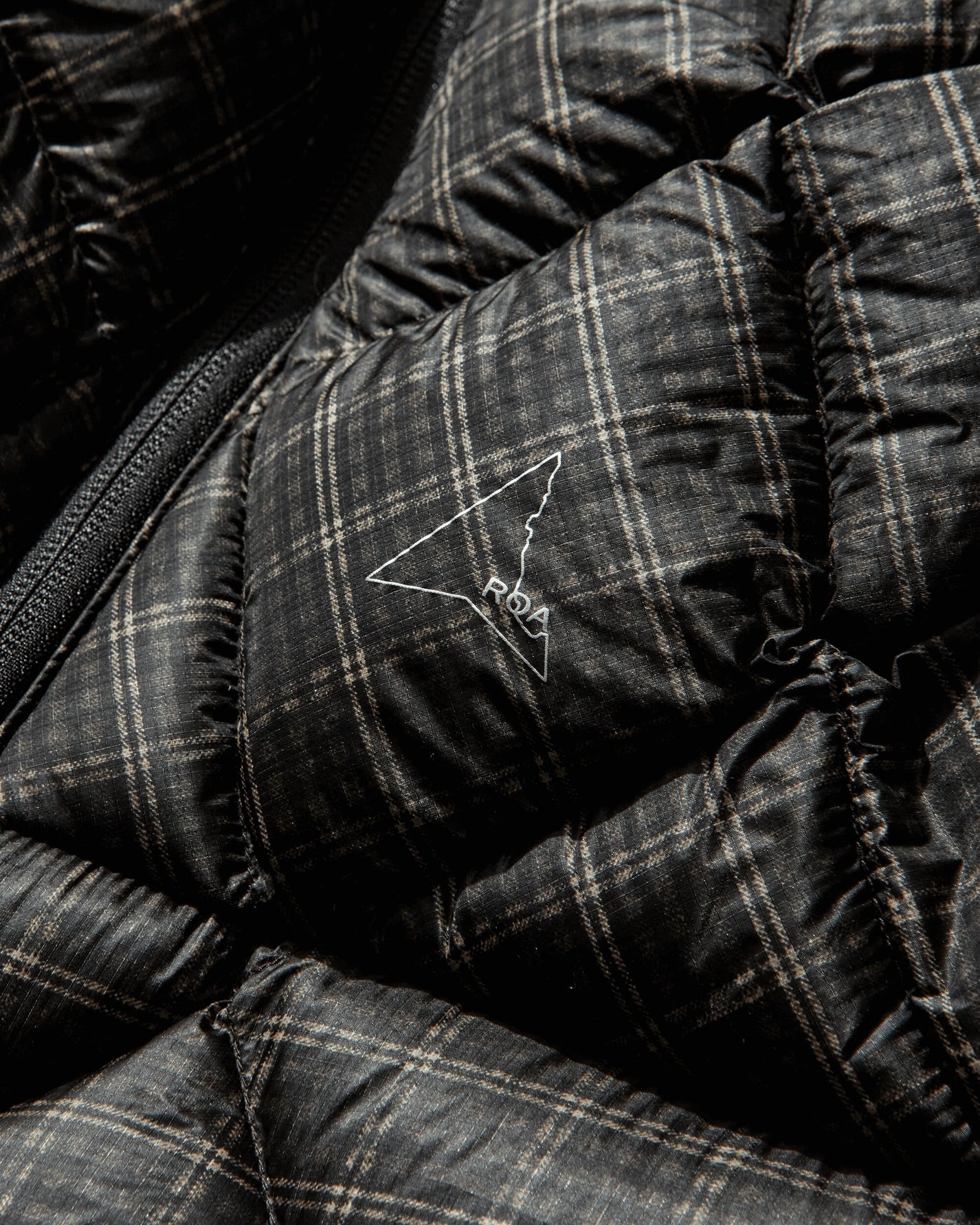 ROA Nuna 600 Fill Power Printed Check Hooded Down Vest Anthracite Coats and Jackets Down Jackets YBMW030FA27 ANT0001