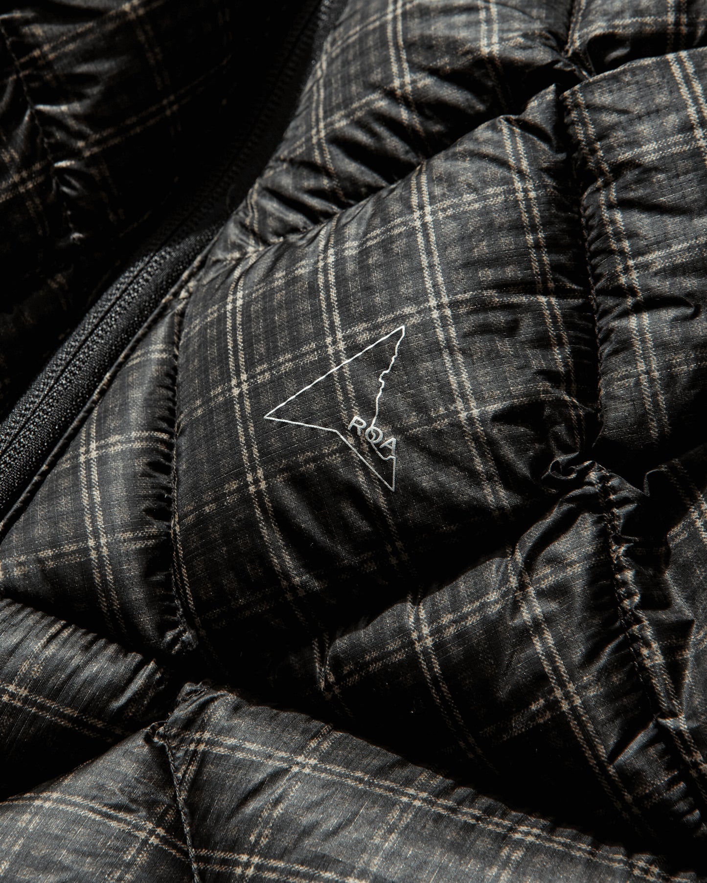 ROA Nuna 600 Fill Power Printed Check Hooded Down Vest Anthracite Coats and Jackets Down Jackets YBMW030FA27 ANT0001