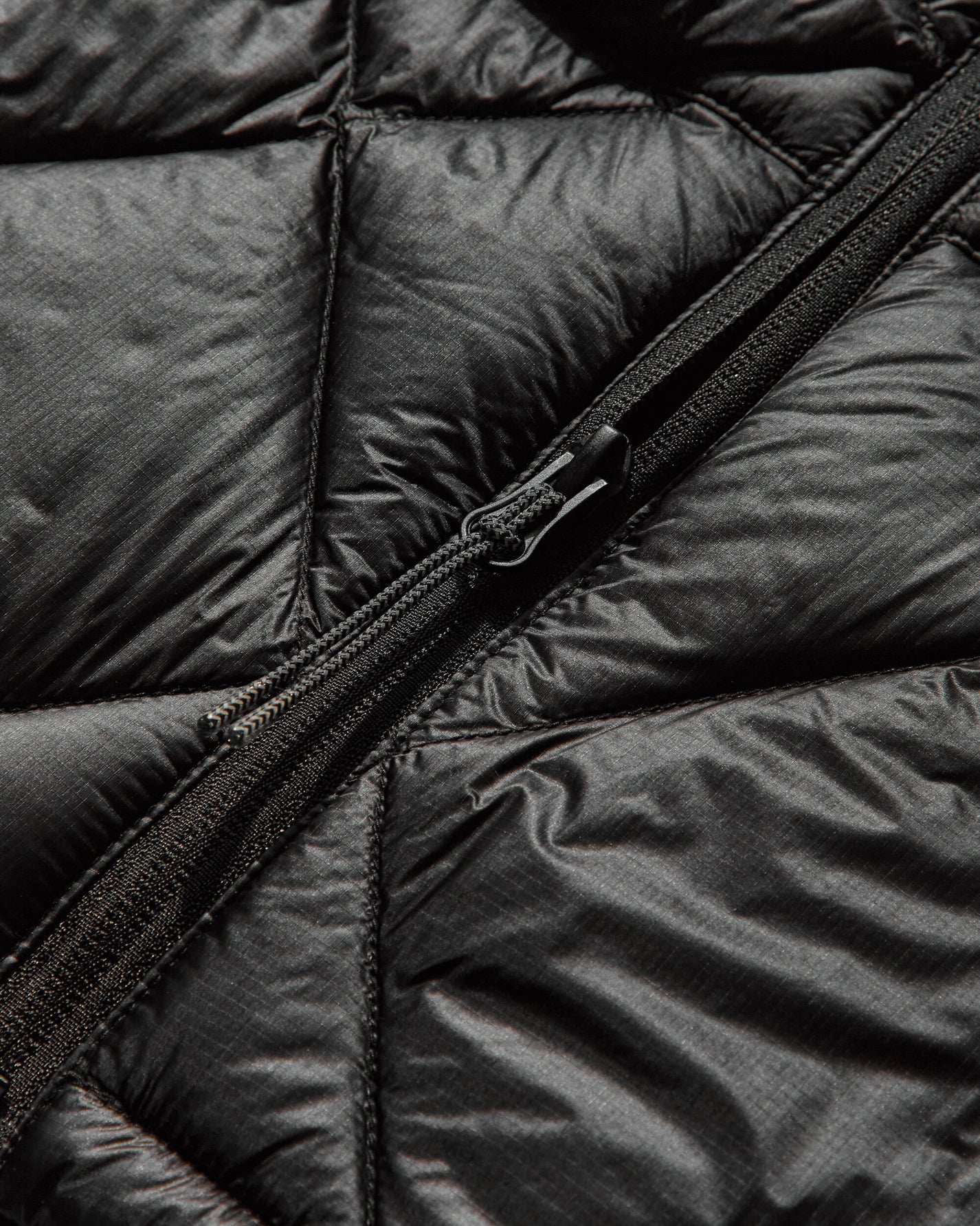 ROA Nuna 800 Fill Power Hooded Down Jacket Black Coats and Jackets Down Jackets RBMW0481FA323 BLK0001