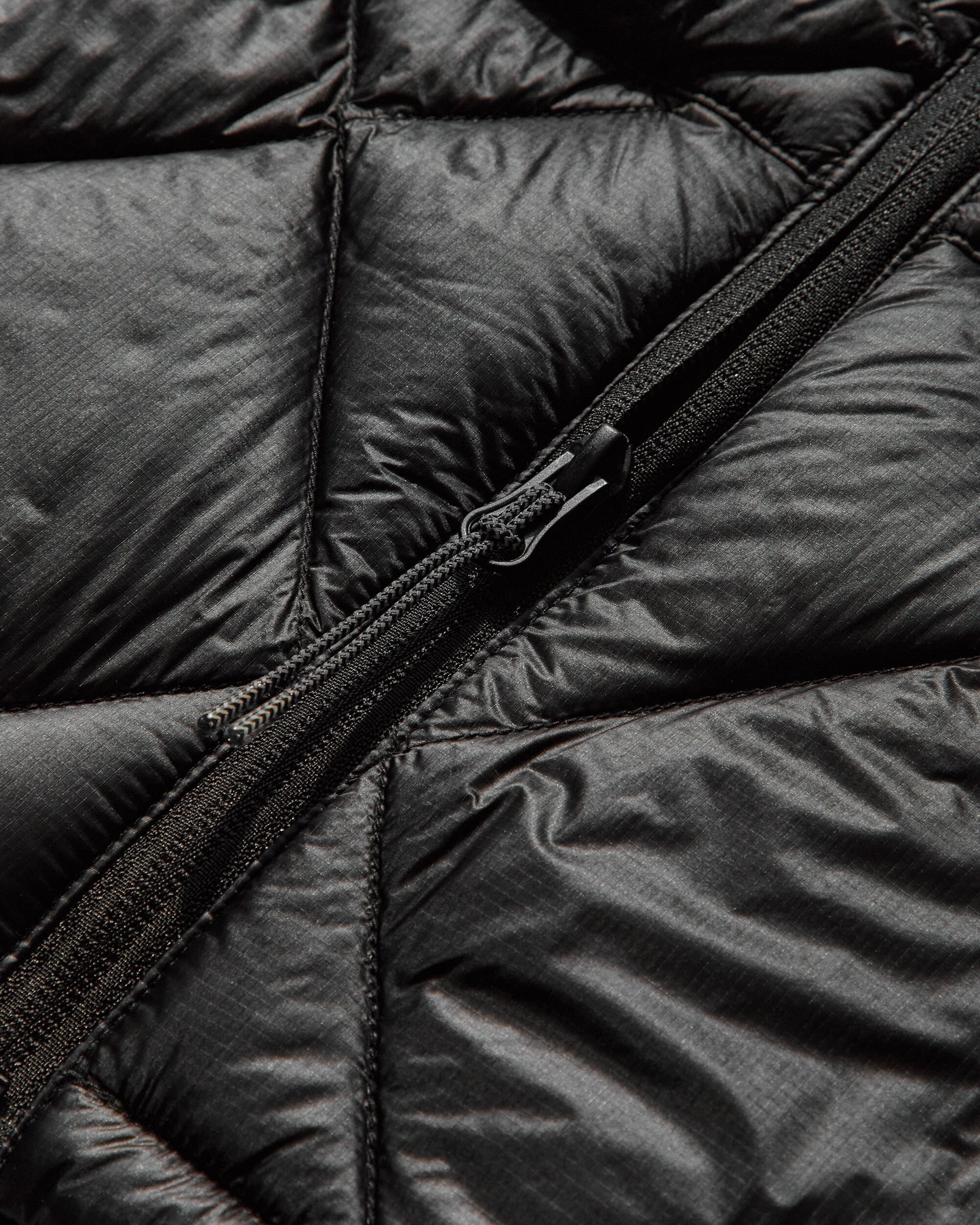 ROA Nuna 800 Fill Power Hooded Down Jacket Black Coats and Jackets Down Jackets RBMW0481FA323 BLK0001