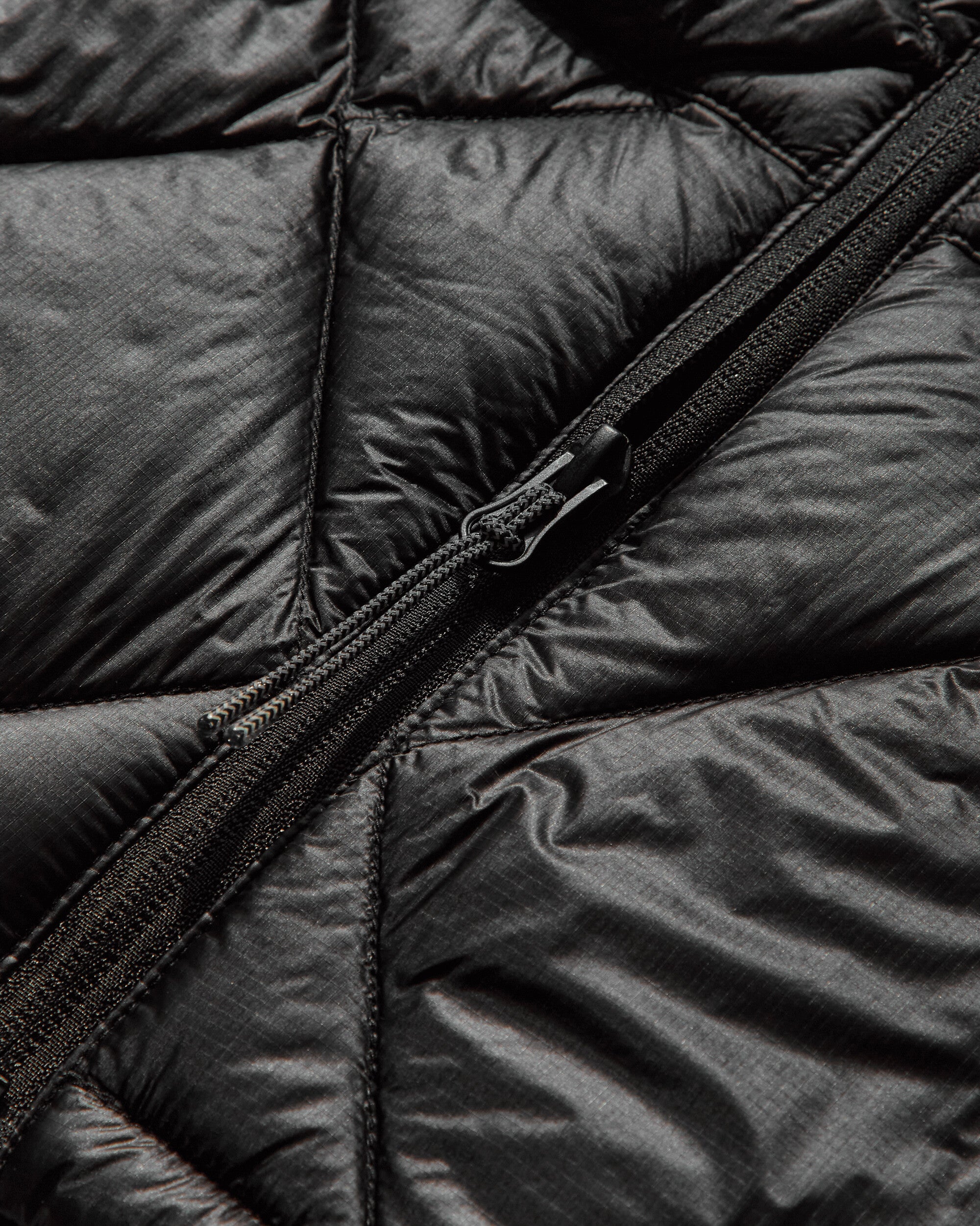 ROA Nuna 800 Fill Power Hooded Down Jacket Black Coats and Jackets Down Jackets RBMW0481FA323 BLK0001