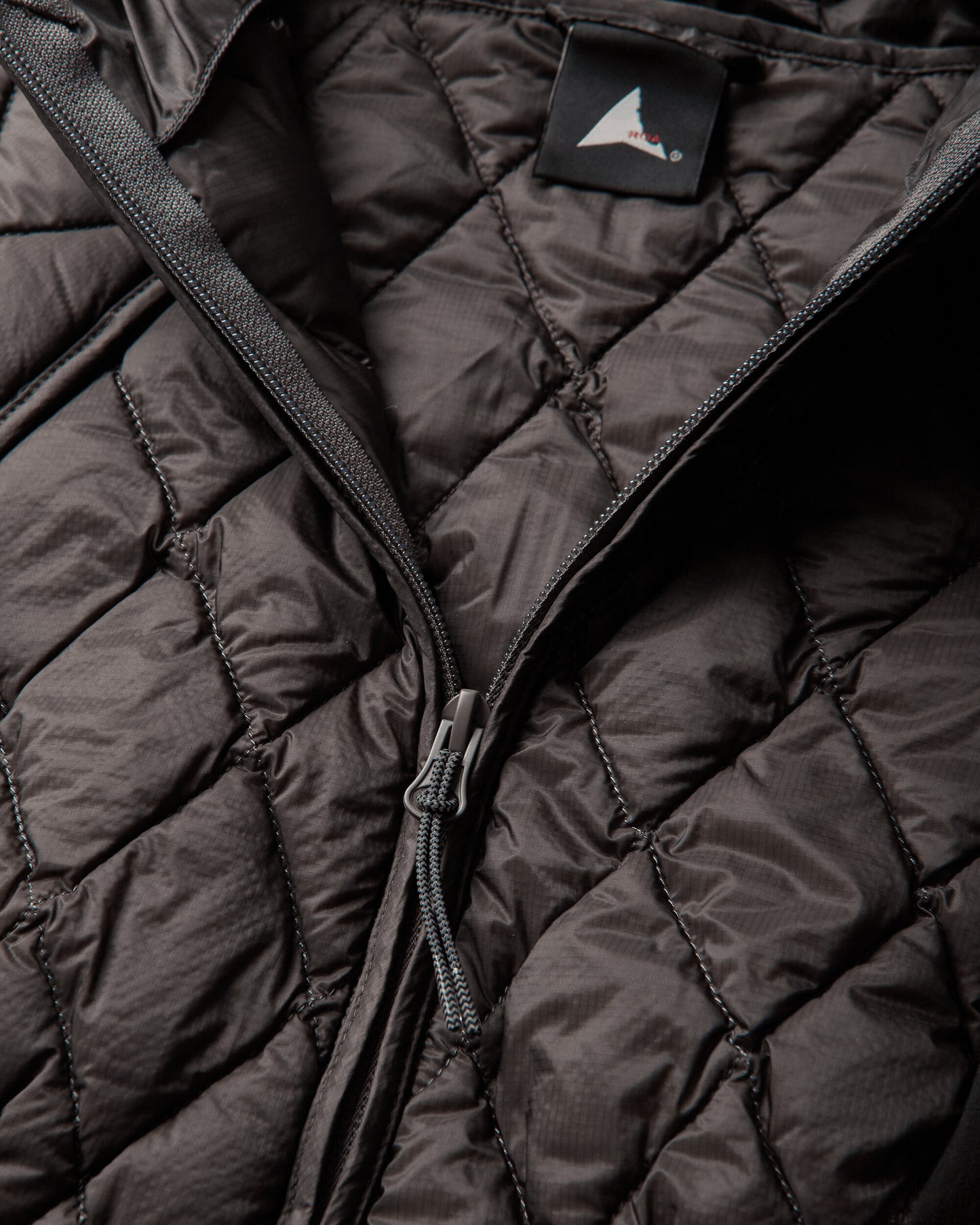 ROA Twiya 600 Fill Power Down Liner Graphite Coats and Jackets Jackets YBWW056FA24 GRY0045