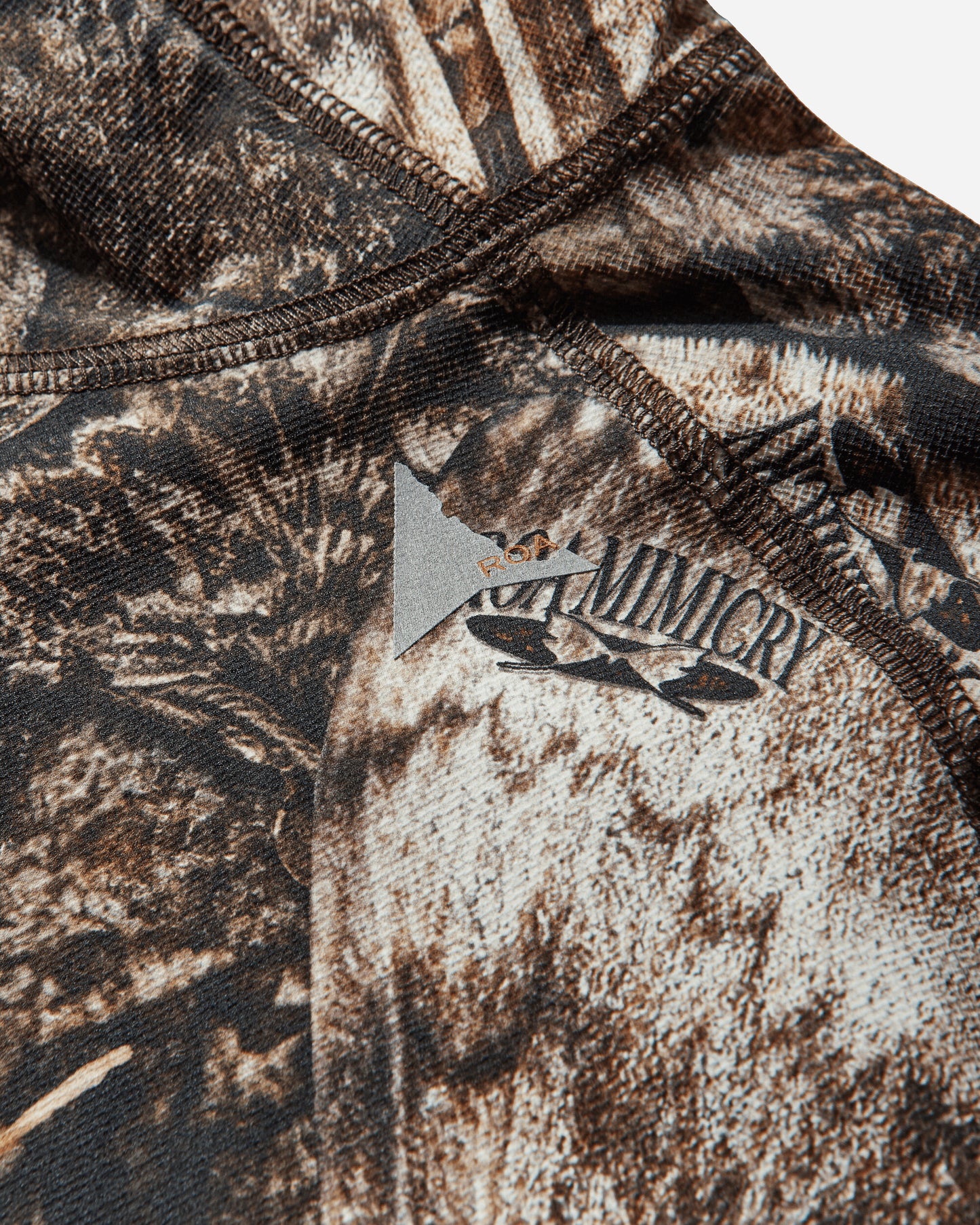 ROA Lio UPF Plus 50 Baselayer Moth Print Long Sleeve Hoodie Brown T-Shirts Longsleeve YBMW082FA67 BRW0001