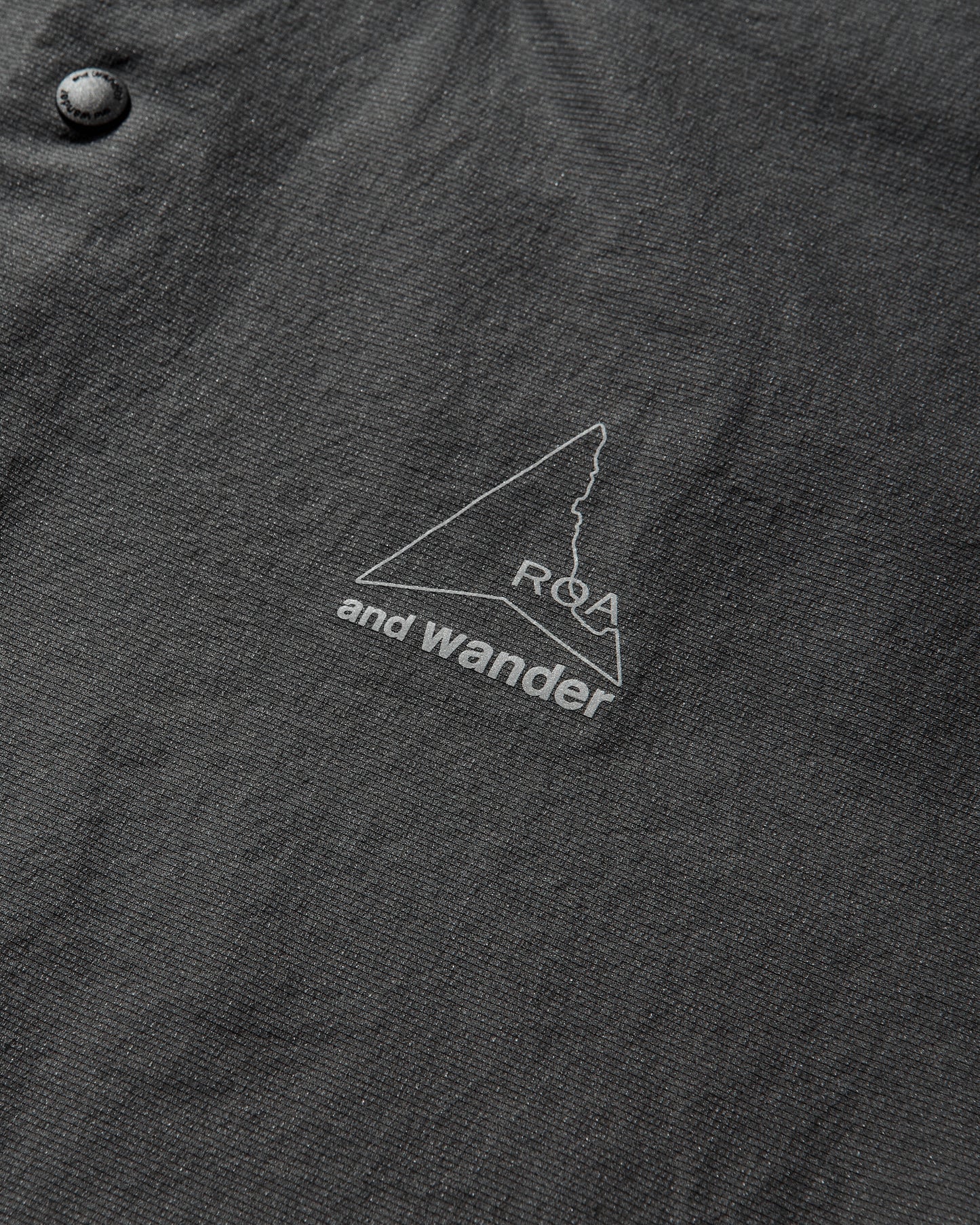 ROA R04 Roa × And Wander Breathable Shirt Charcoal Shirts Shortsleeve Shirt 5746183512SJ 022