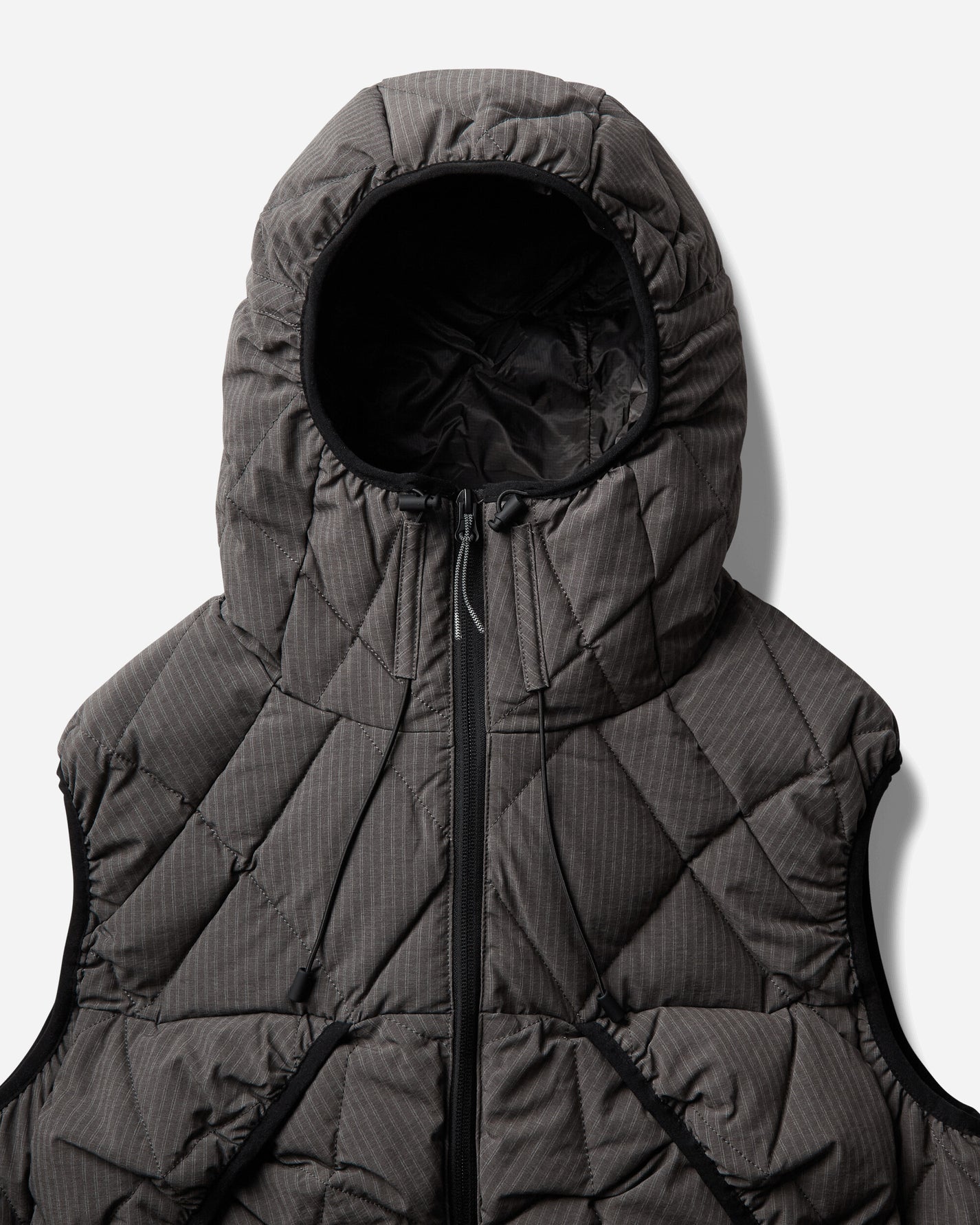 ROA Nuna 800 Fill Power Pinstriped Down Vest Graphite Coats and Jackets Vests YBUW061FA35 GRY0045