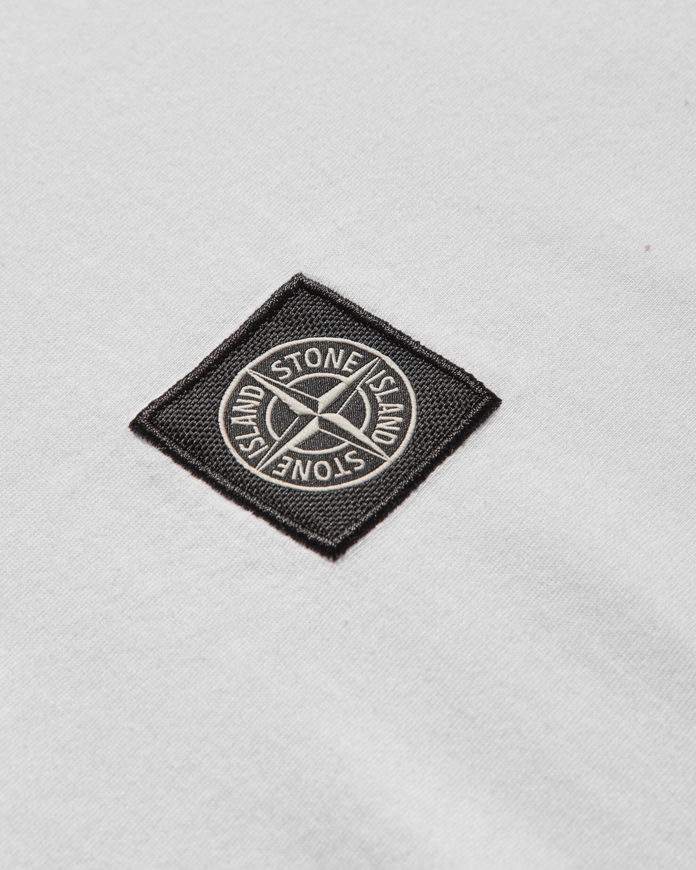 Stone Island Patch Logo Ls T Shirt White T-Shirts Longsleeve K2S15-2100028-S0013 V0001