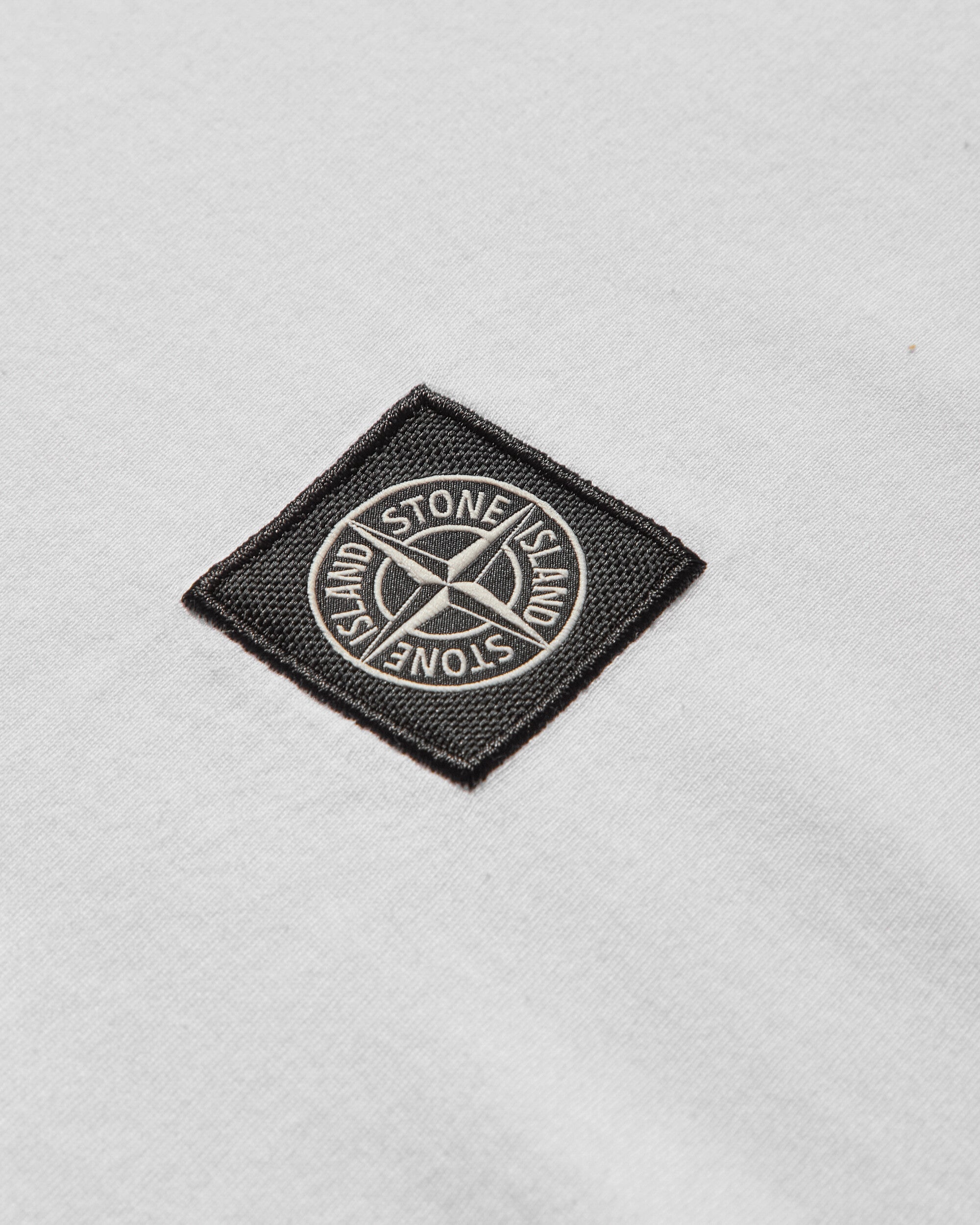 Stone Island Patch Logo Ls T Shirt White T-Shirts Longsleeve K2S15-2100028-S0013 V0001