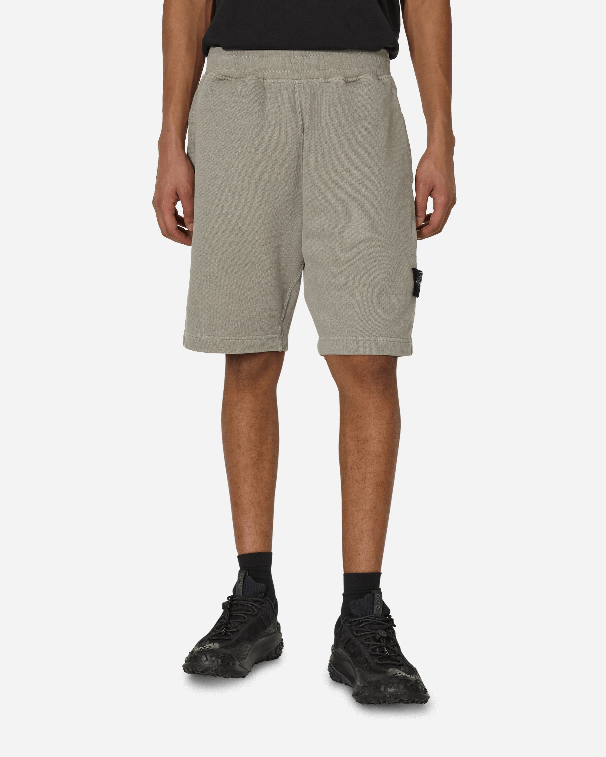 Stone Island Closed Loop Project Sweatshorts Dust - Slam Jam 