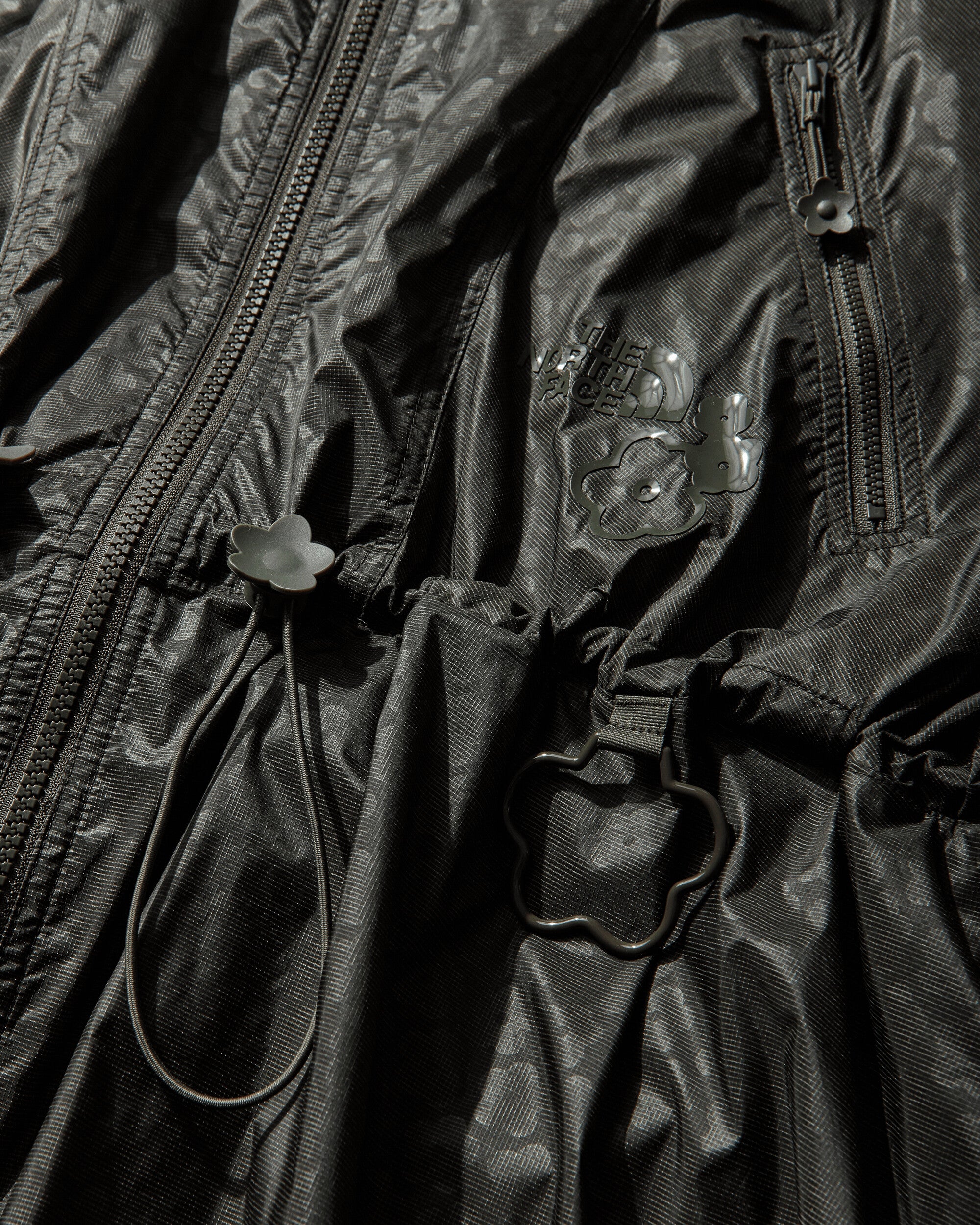 The North Face Wmns Tnf X Cb Emma Long Wind Jacket Green Coats and Jackets Windbreakers NF0A8HEGN8M1 NFN8M