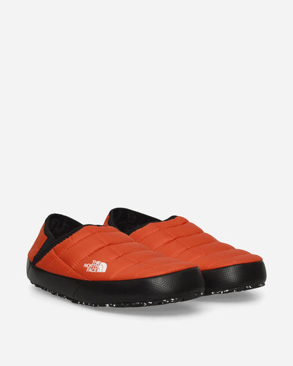 The North Face M Thermoball Traction Mule V Solar Flare/Tnf Sandals and Slides Sandals and Mules NF0A3UZNDU31 NFDU3