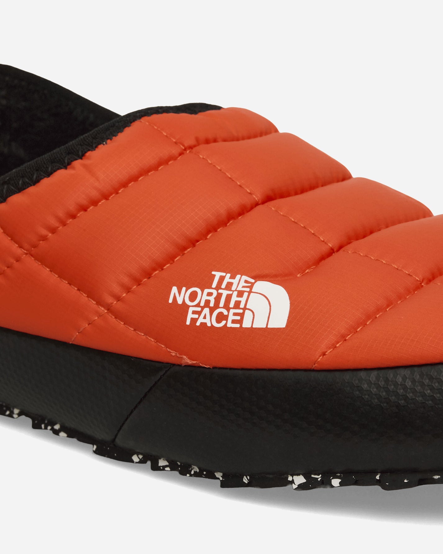 The North Face M Thermoball Traction Mule V Solar Flare/Tnf Sandals and Slides Sandals and Mules NF0A3UZNDU31 NFDU3
