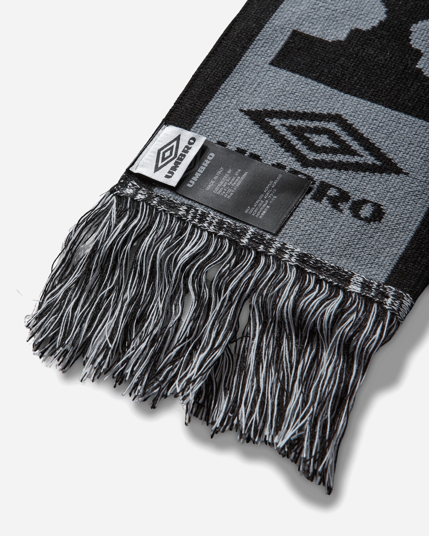 Umbro Cult Unity Scarf Black Grey Gloves and Scarves Scarves and Warmneck UBMW232YA11 BLK0028